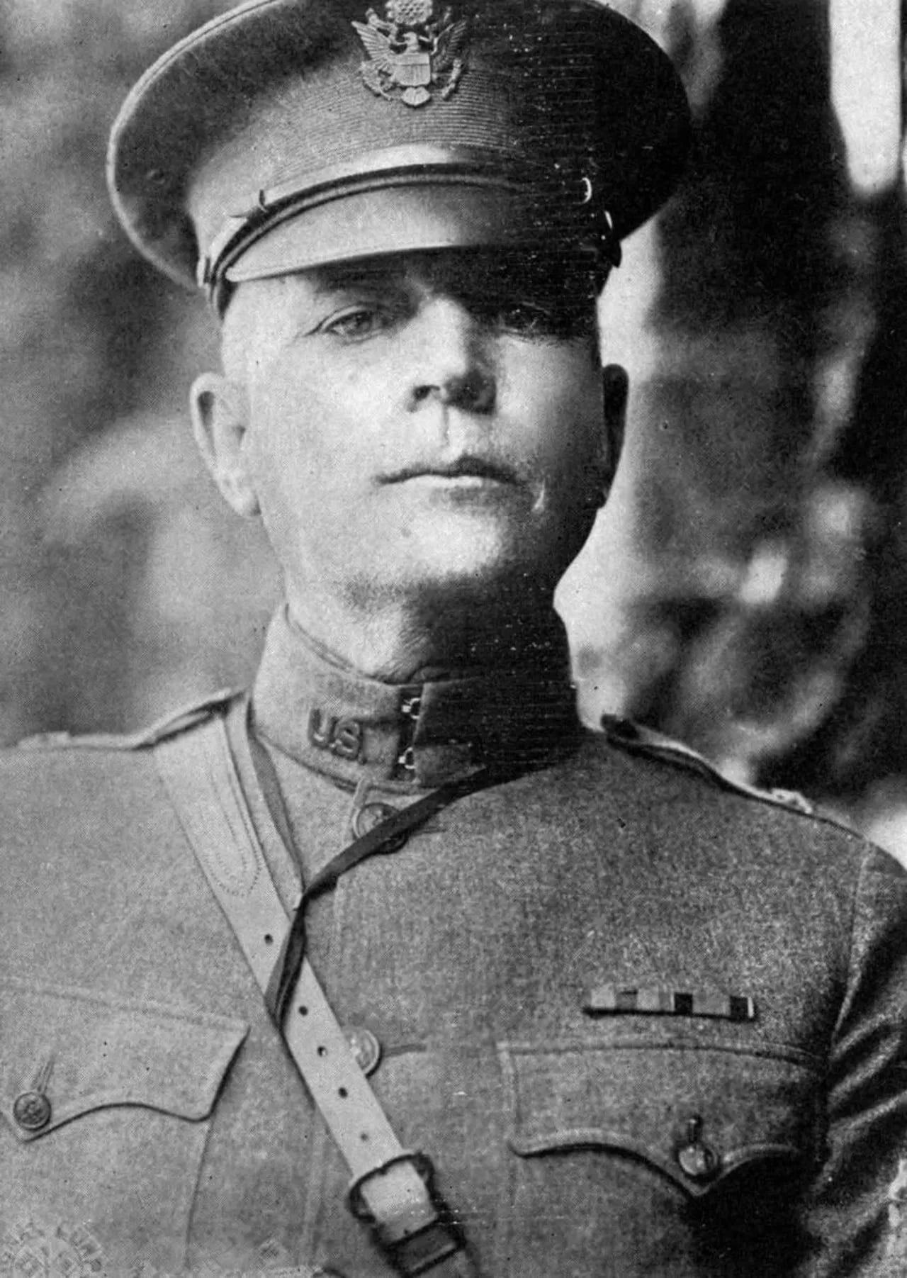 Porträt von Palmer E. Pierce (1865–1940) – Gedenkseite