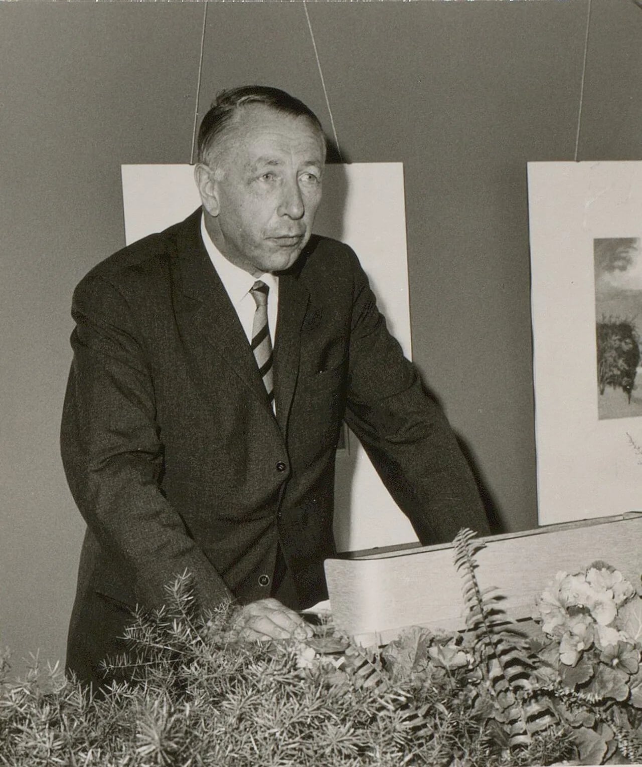 Portrait of Helmut Naunin (1904–2002) – memorial page