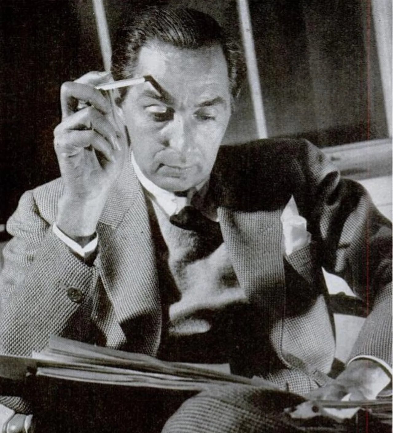 Portrait of Norman Norell (1900–1972) – memorial page