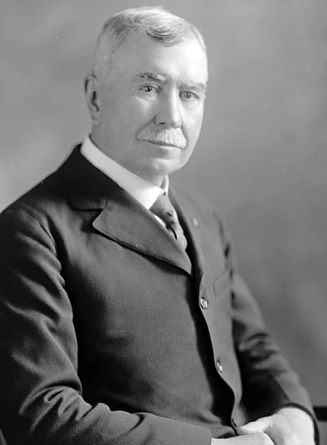 Porträt von Néstor Montoya (1862–1923) – Gedenkseite