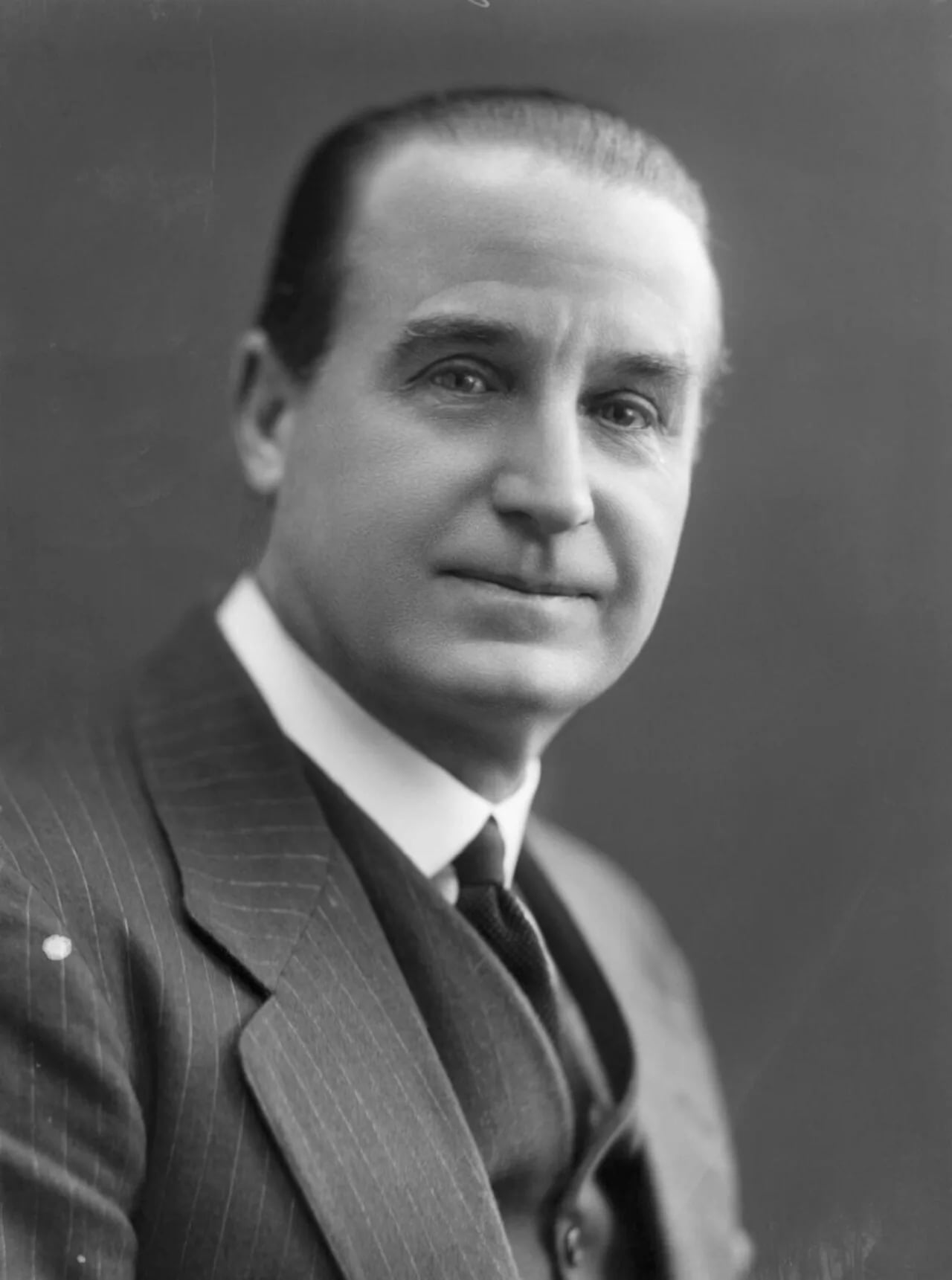 Portrait of Henry Lytton (1865–1936) – memorial page