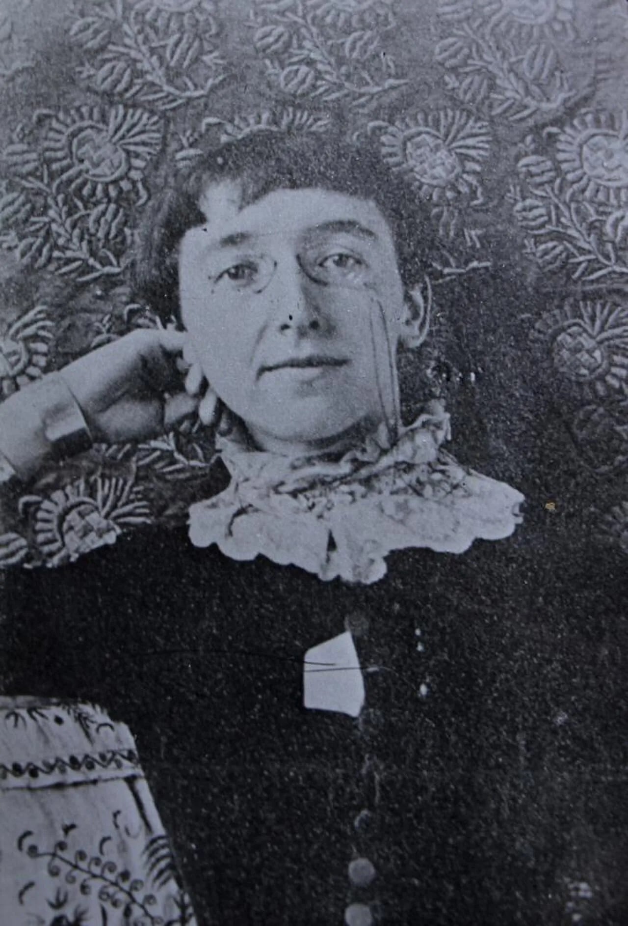 Portrait of Evelyn Gleeson (1855–1944) – memorial page