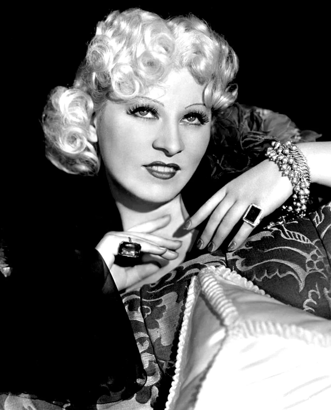 Porträt von Mae West (1893–1980) – Gedenkseite