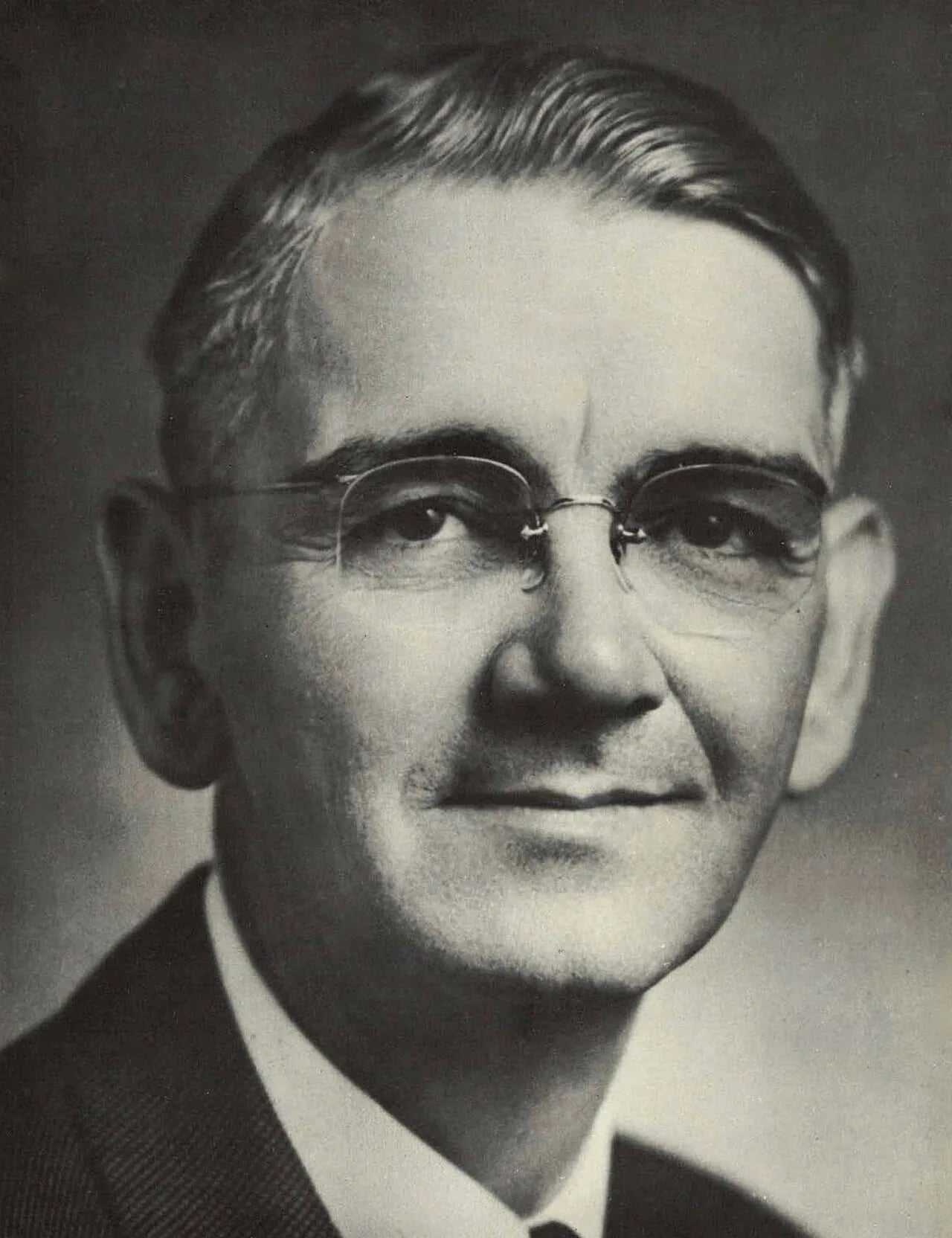 Portrait of Paul L. Patterson (1900–1956) – memorial page