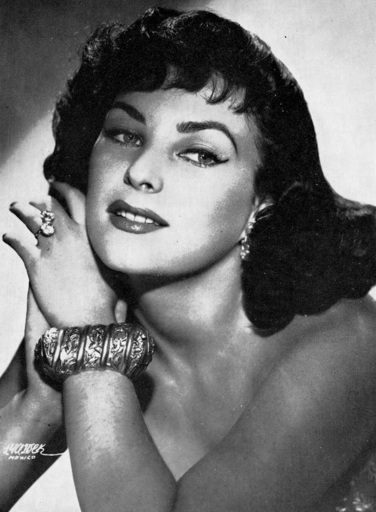 Porträt von Miroslava Stern (1926–1955) – Gedenkseite