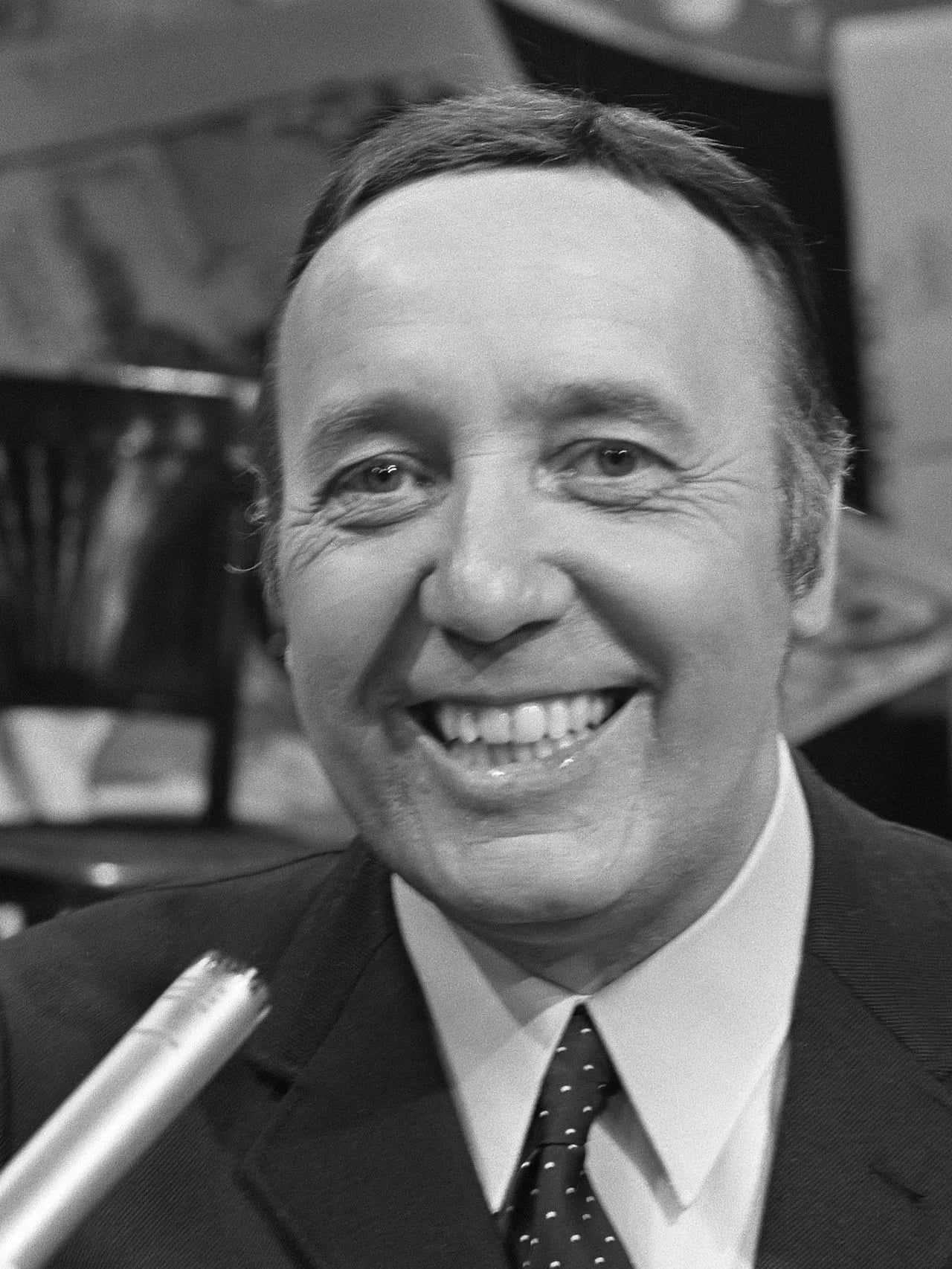 Porträt von Johnny Hoes (1917–2011) – Gedenkseite