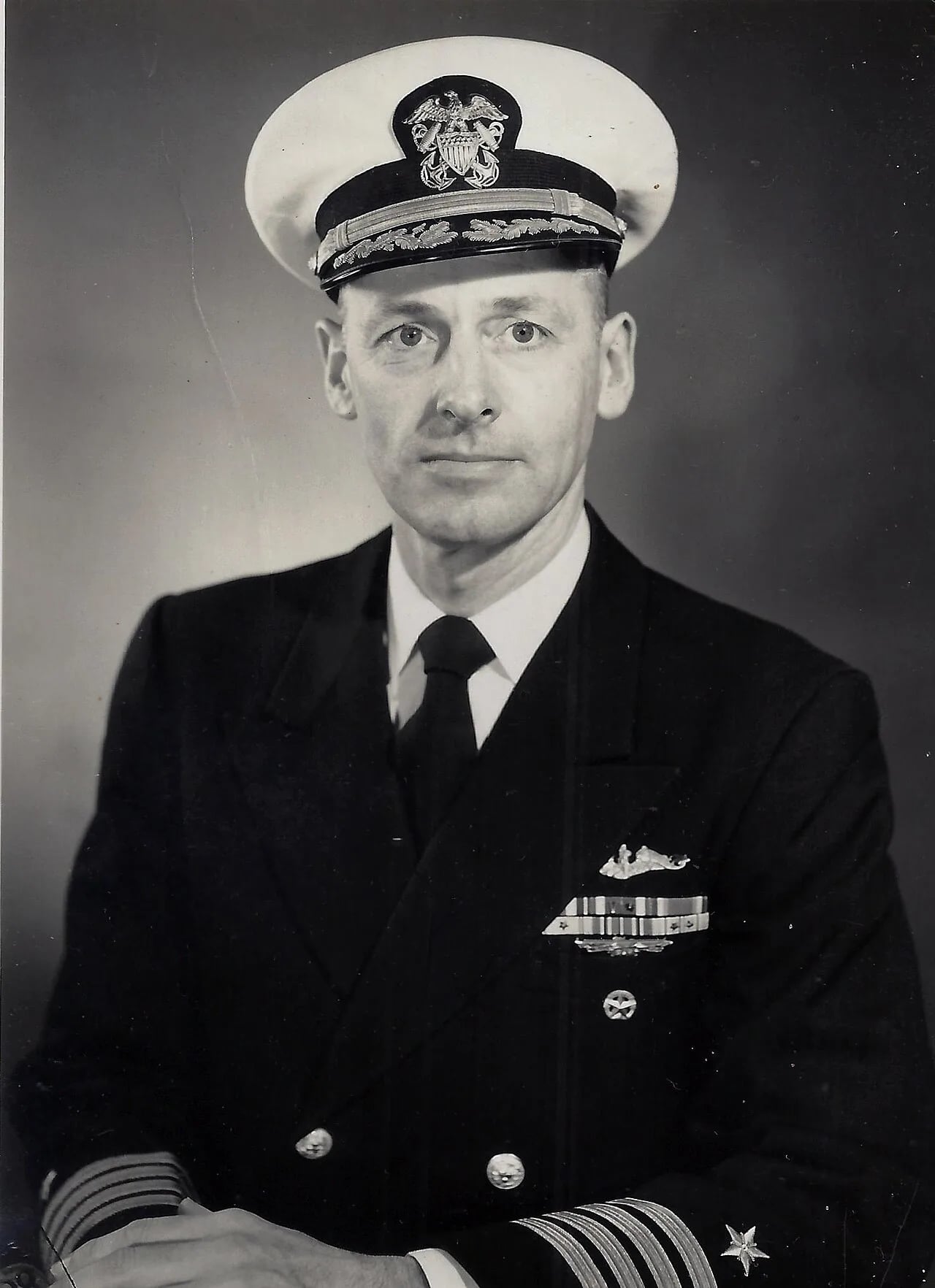 Portrait of Robert D. McWethy (1920–2018) – memorial page