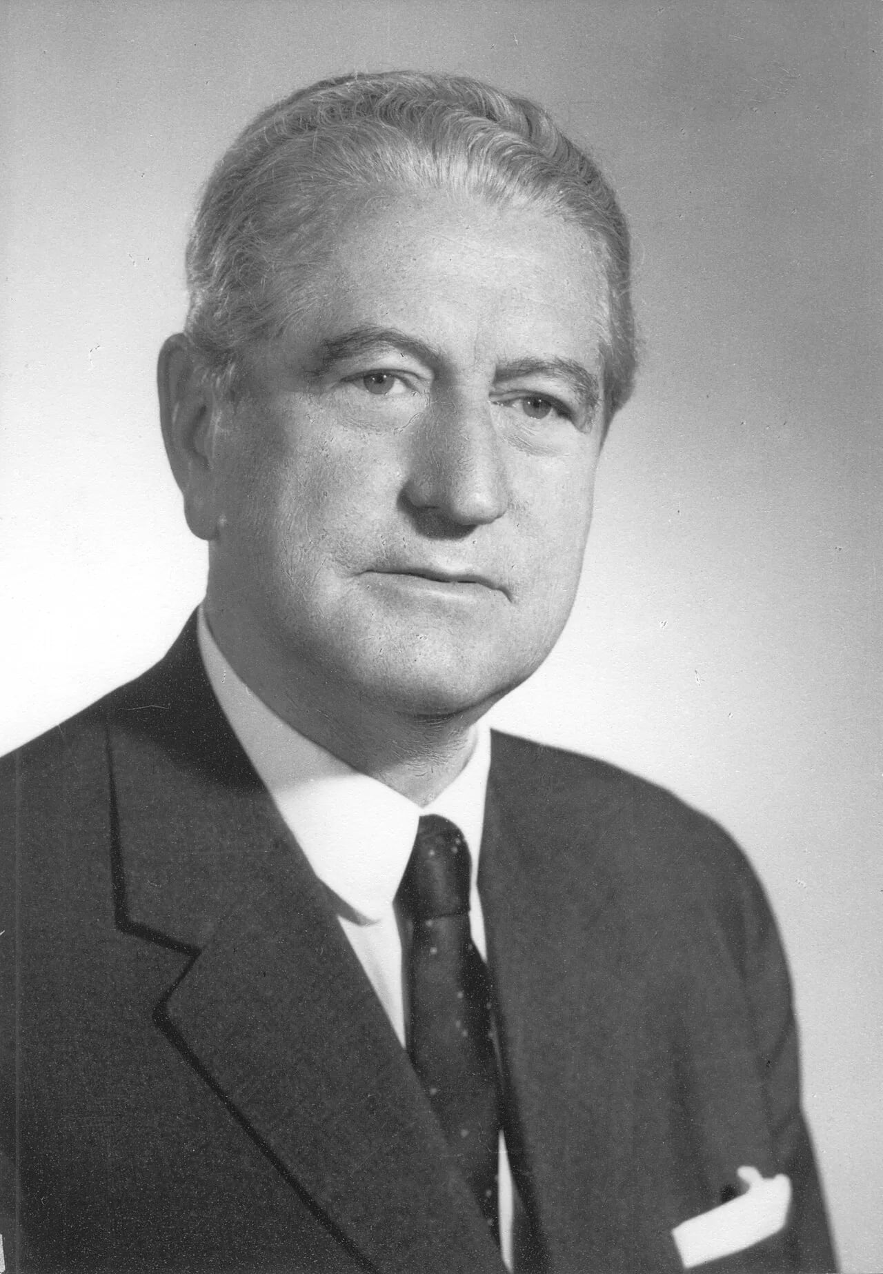 Portrait of Kádas Kálmán (1908–1985) – memorial page