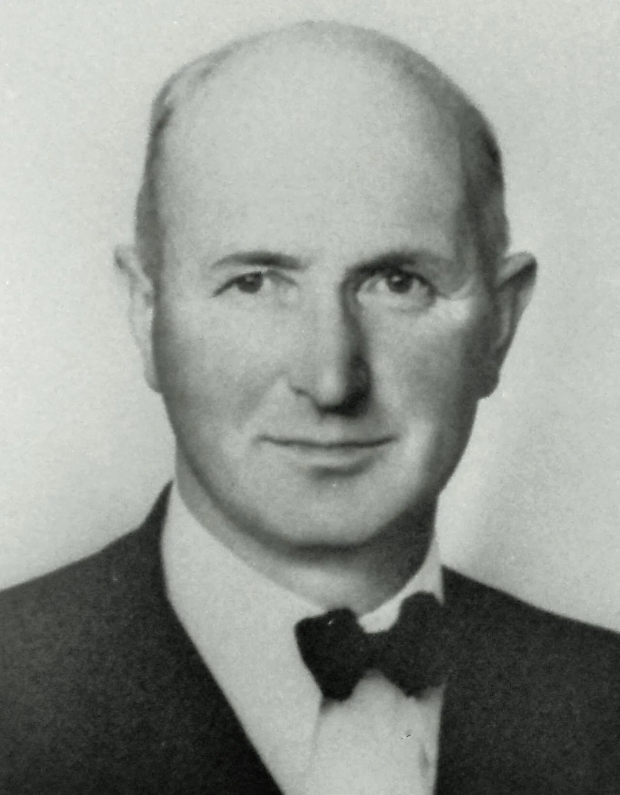 Portrait of Lars Overrein (1900–1962) – memorial page