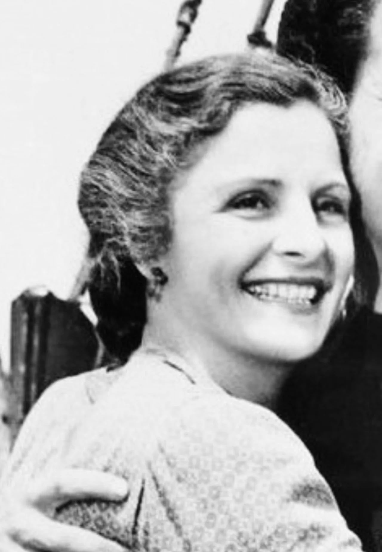 Porträt von Angela Clarke (1909–2010) – Gedenkseite