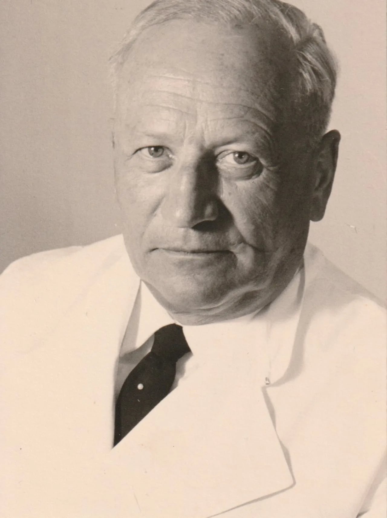 Portrait of Werner Wachsmuth (1900–1990) – memorial page