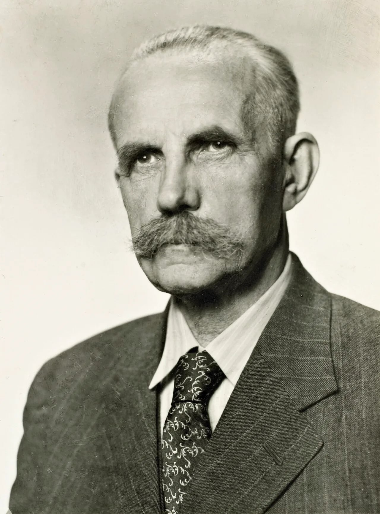 Porträt von Kristofer Uppdal (1878–1961) – Gedenkseite