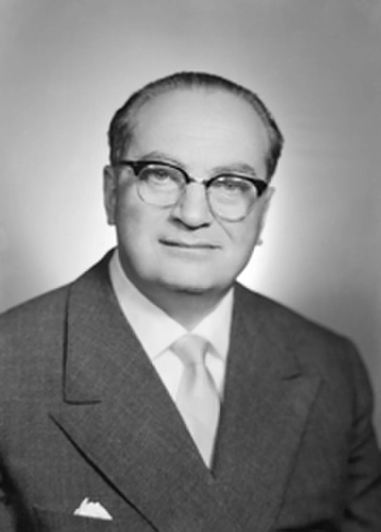 Portrait of Alfonso De Giovine (1898–1966) – memorial page