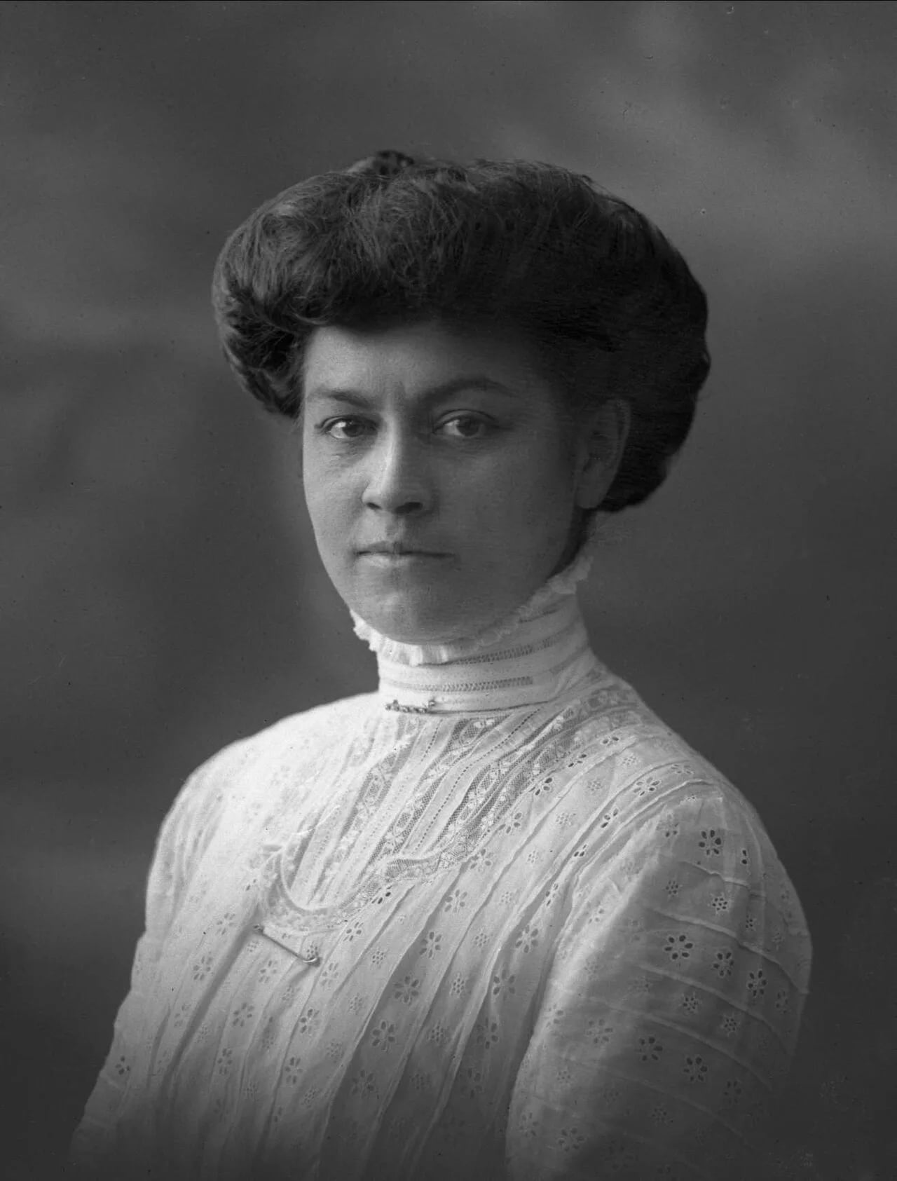 Portrait of Molla Mallory (1884–1959) – memorial page