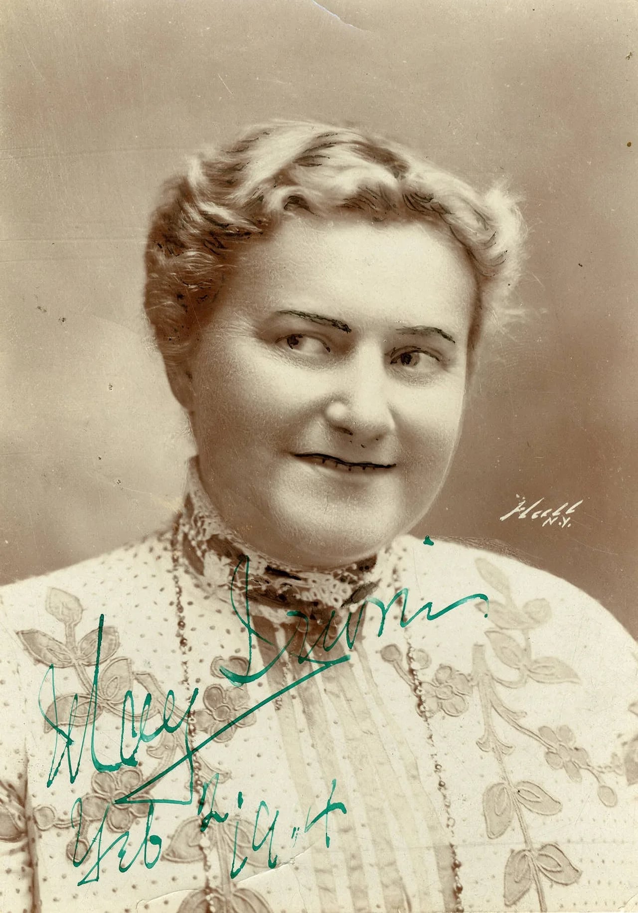 Portrait of May Irwin (1862–1938) – memorial page