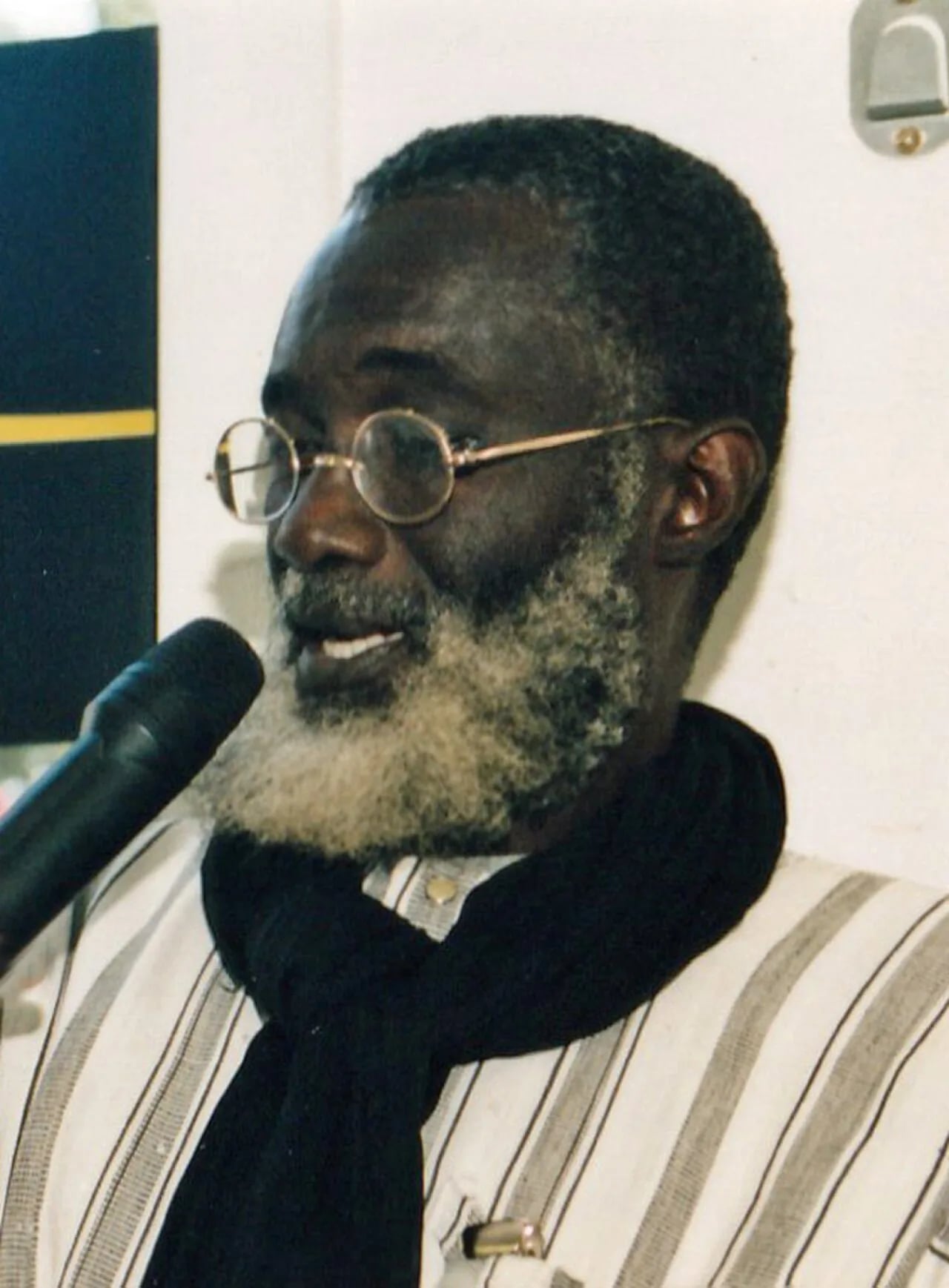 Porträt von Abasse Ndione (1946–2024) – Gedenkseite