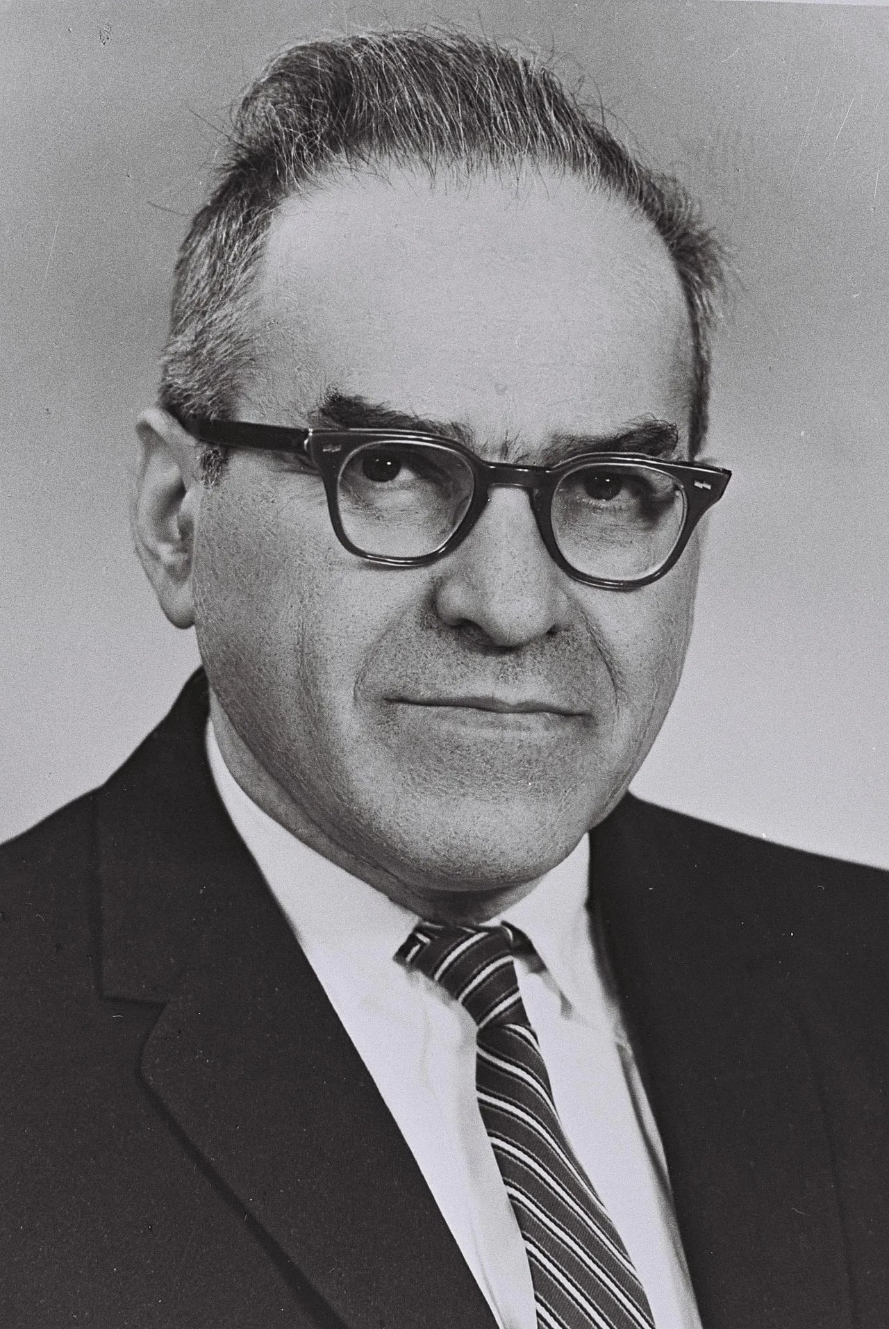 Porträt von Serach Wahrhaftig (1906–2002) – Gedenkseite