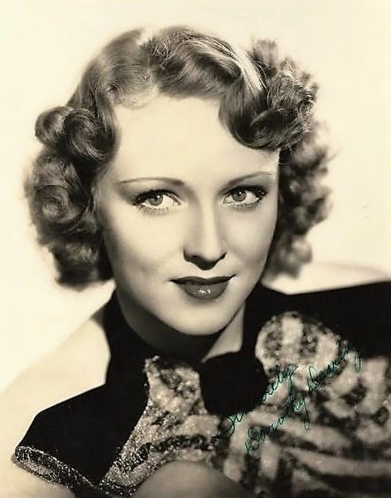 Portrait of Dorothy Dearing (1913–1965) – memorial page