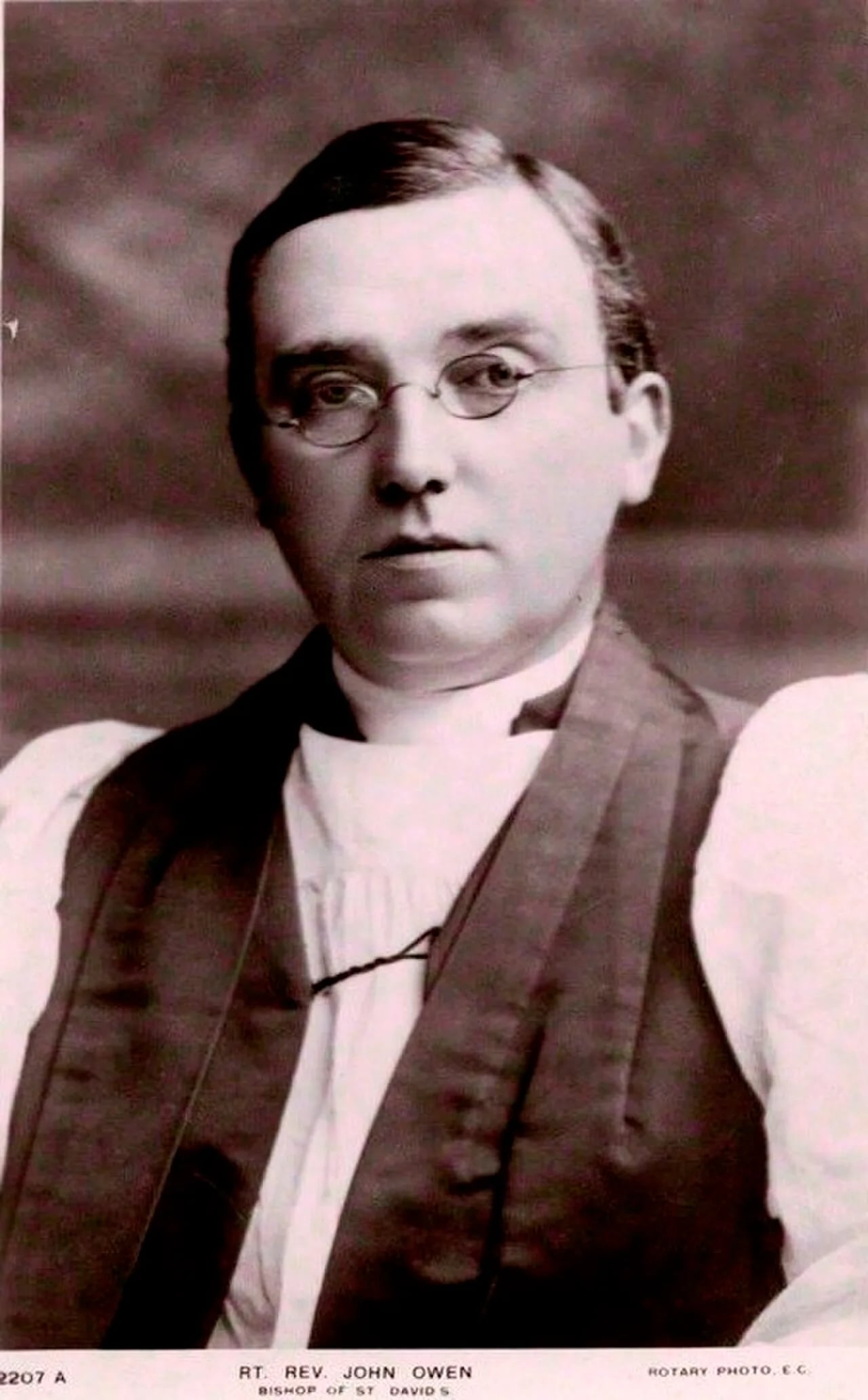 Portrait of John Owen (1854–1926) – memorial page