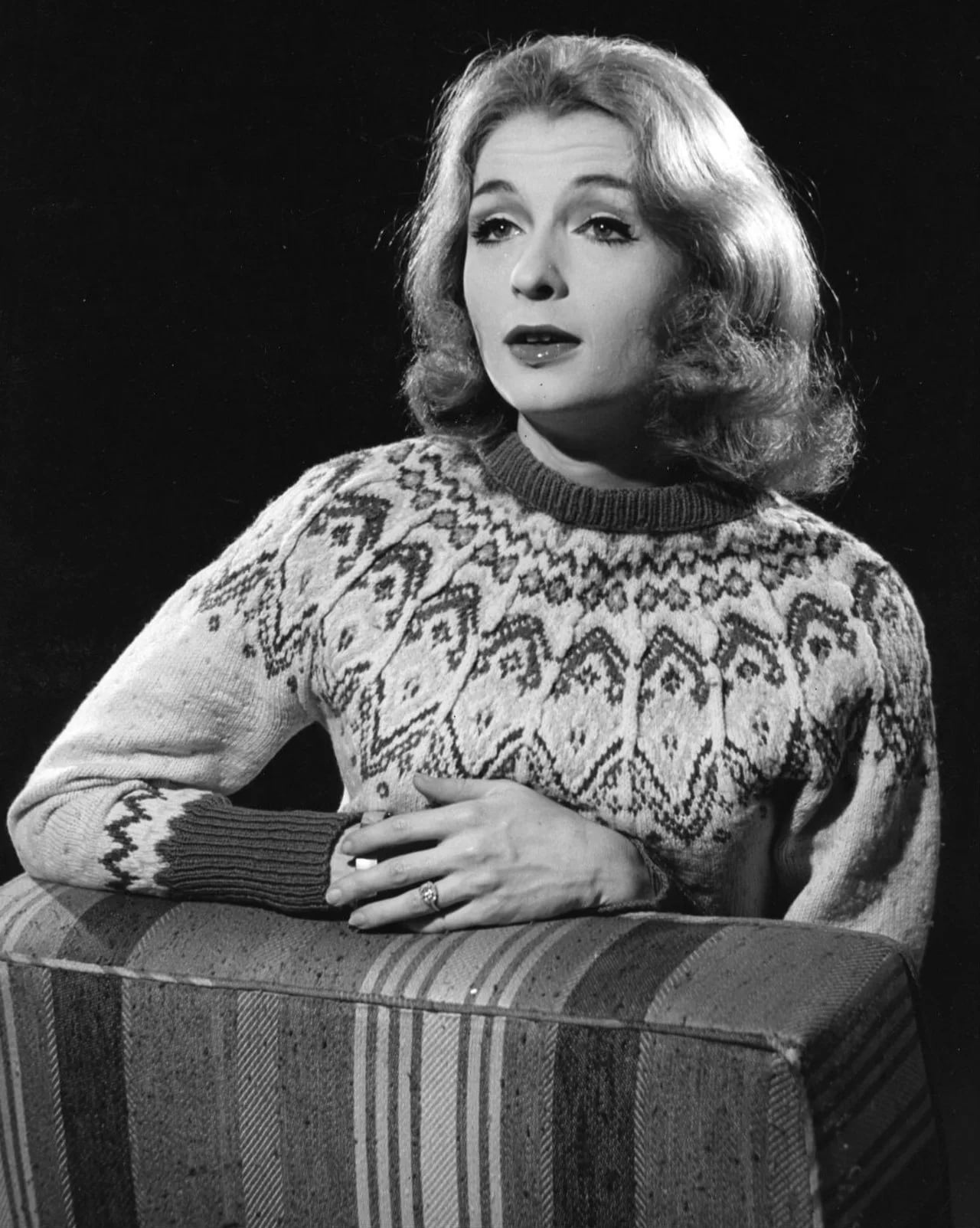 Portrait of Carrie Nye (1936–2006) – memorial page