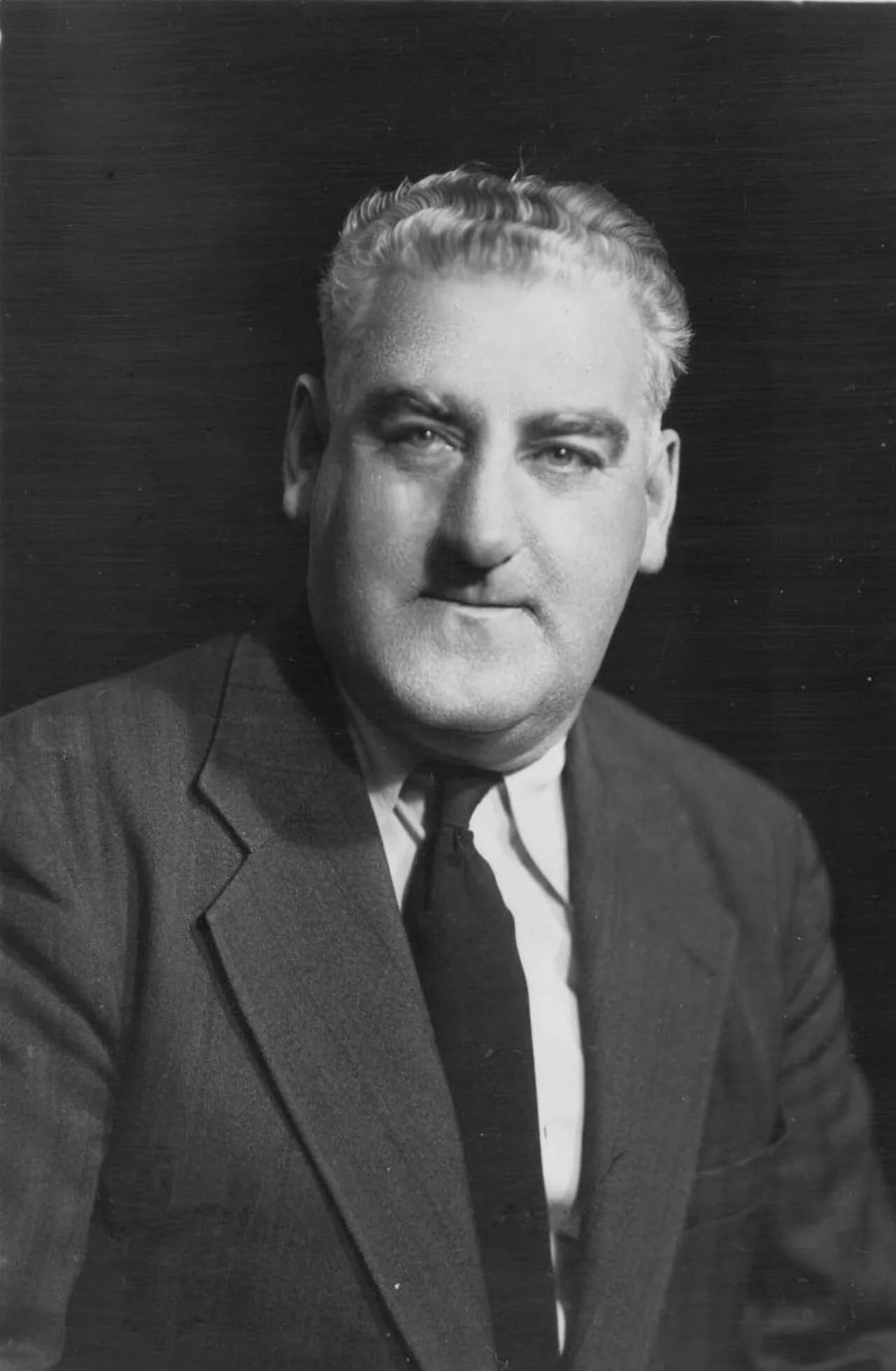Portrait of George Roy McWilliam (1905–1977) – memorial page