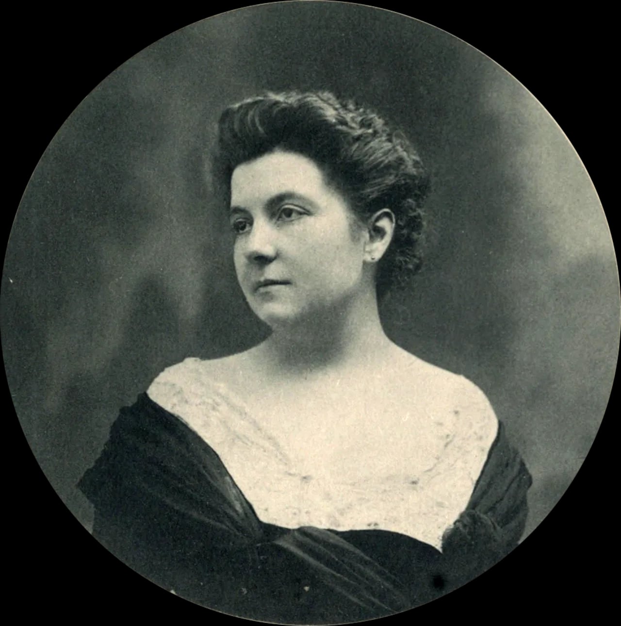 Portrait of Jeanne Perdriel-Vaissière (1870–1951) – memorial page