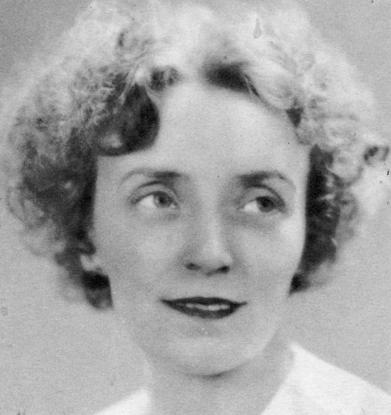 Portrait of Juliette Béliveau (1889–1975) – memorial page