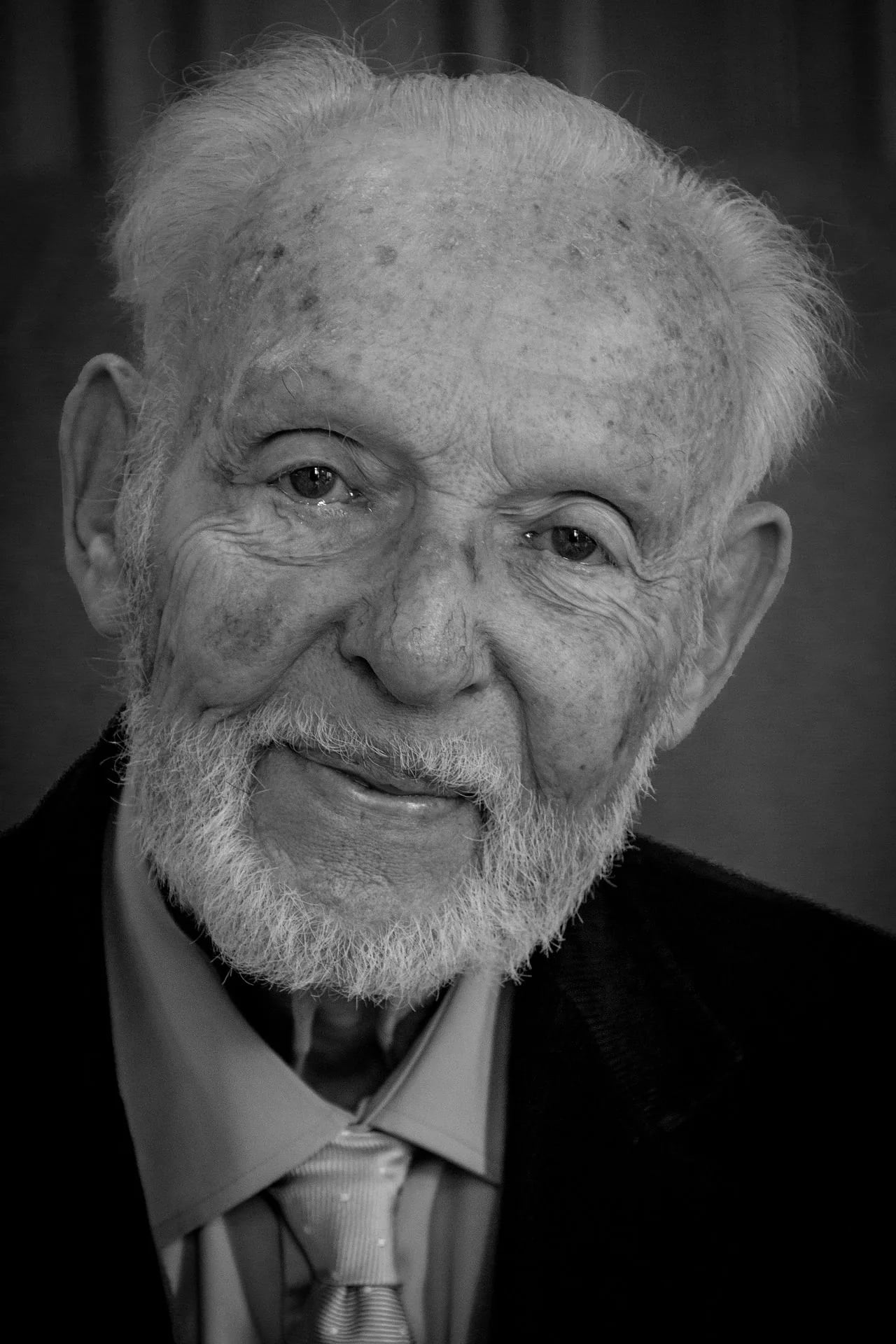 Portrait of Léon Nisand (1923–2014) – memorial page
