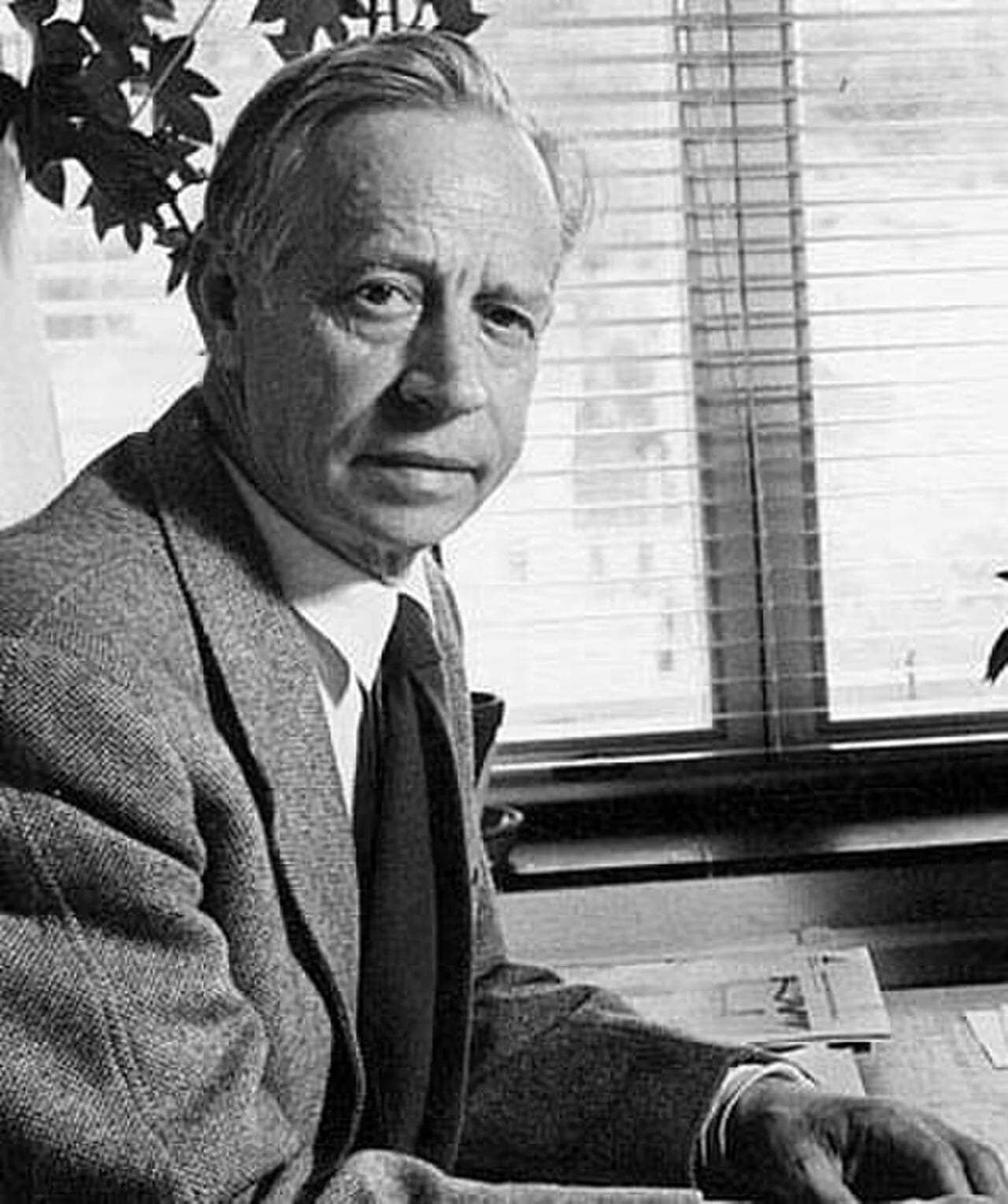 Portrait of Erik Bryggman (1891–1955) – memorial page