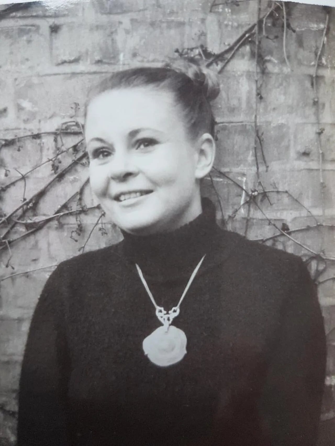 Portrait of Wallis Grahn (1945–2018) – memorial page
