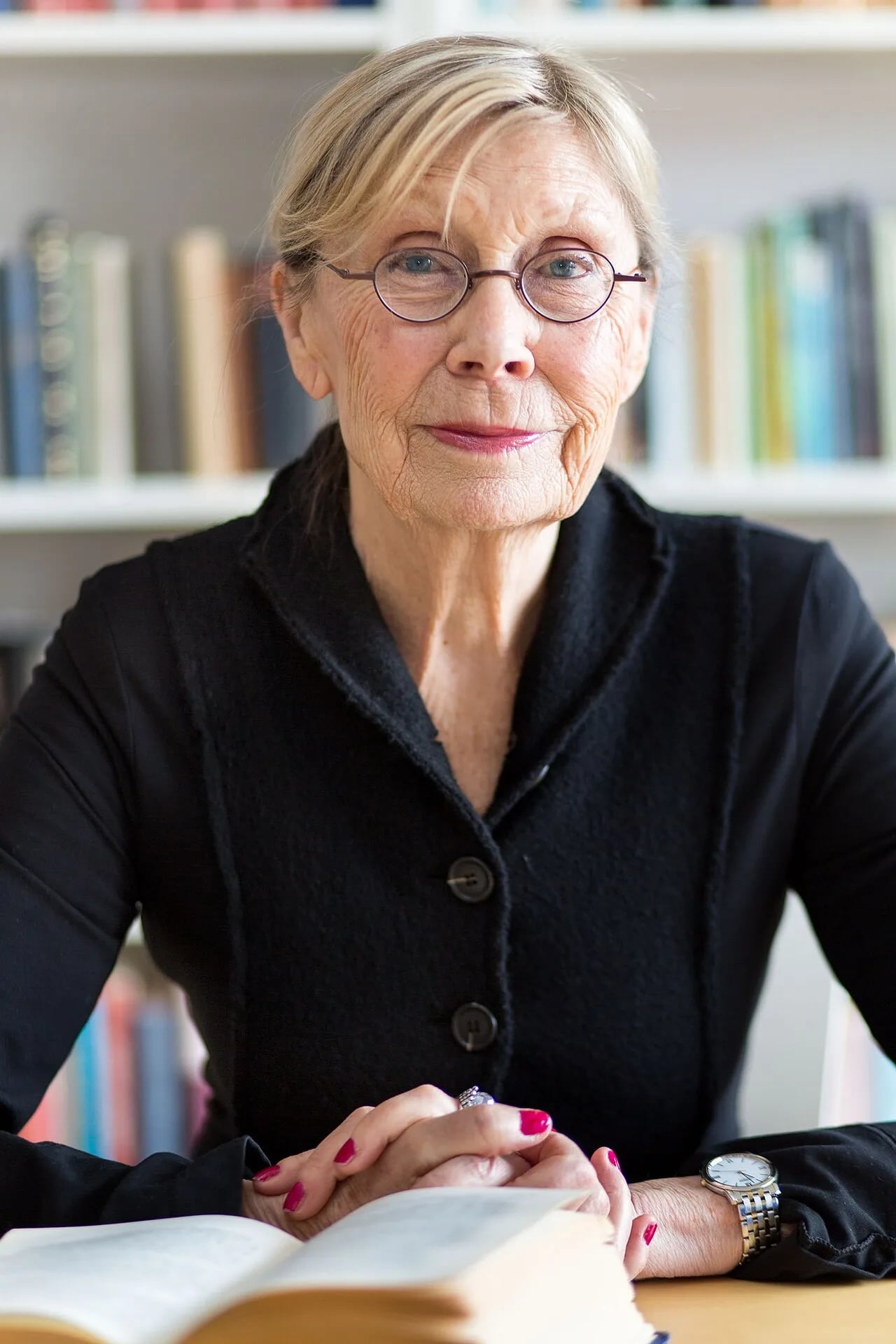 Portrait of Carin Mannheimer (1934–2014) – memorial page