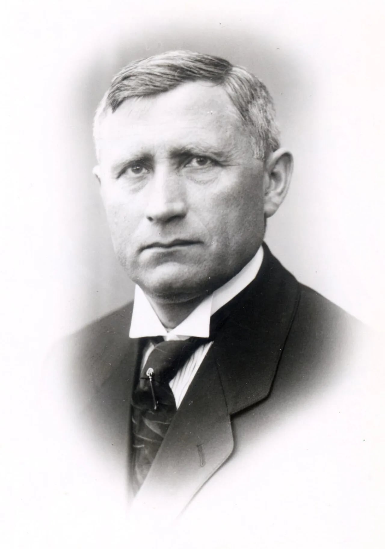 Porträt von Ivar Kirkeby-Garstad (1877–1951) – Gedenkseite