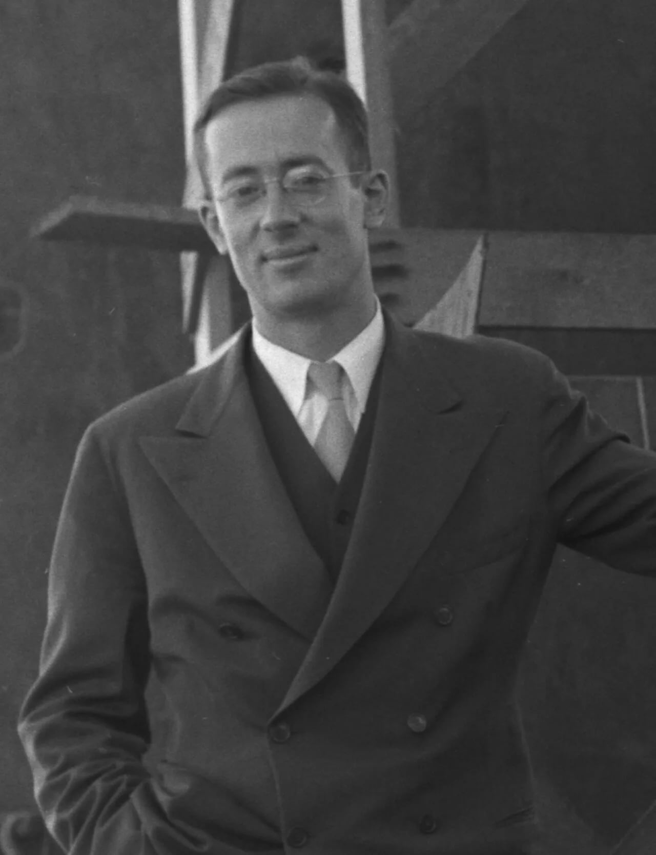 Portrait of Robert Cornog (1912–1998) – memorial page