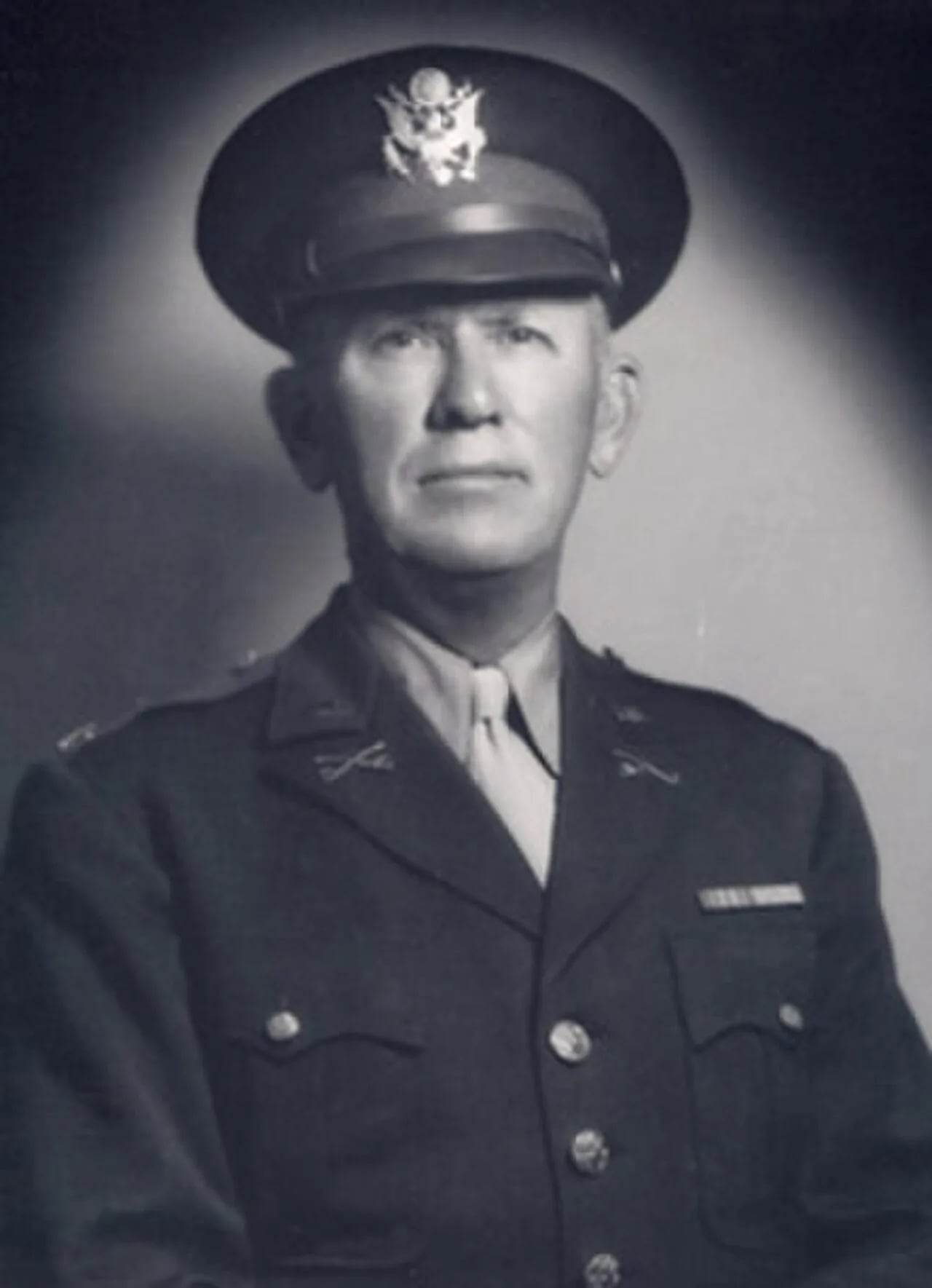 Portrait of Hiram Tuttle (1882–1956) – memorial page