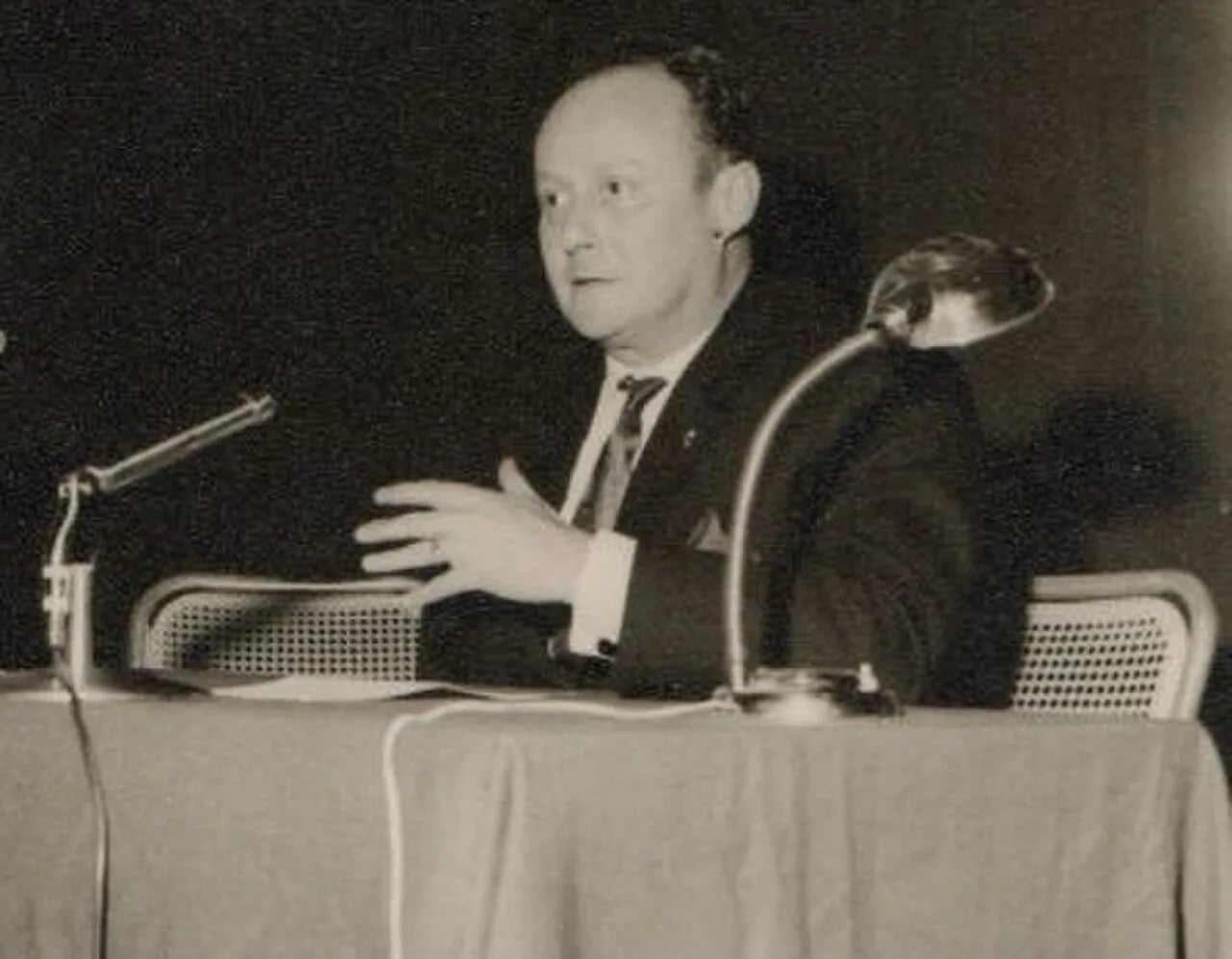 Portrait of Roger Mucchielli (1919–1981) – memorial page