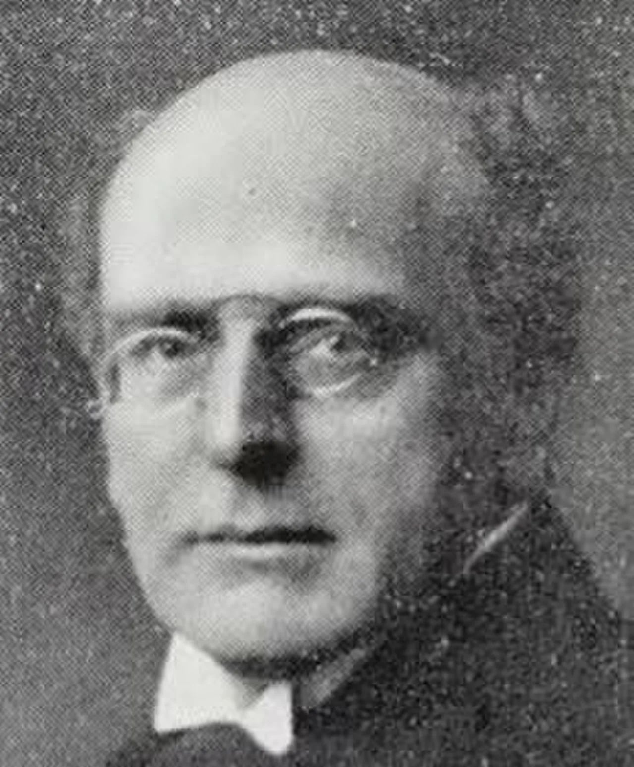 Portrait of Lars Oftedal (1877–1932) – memorial page