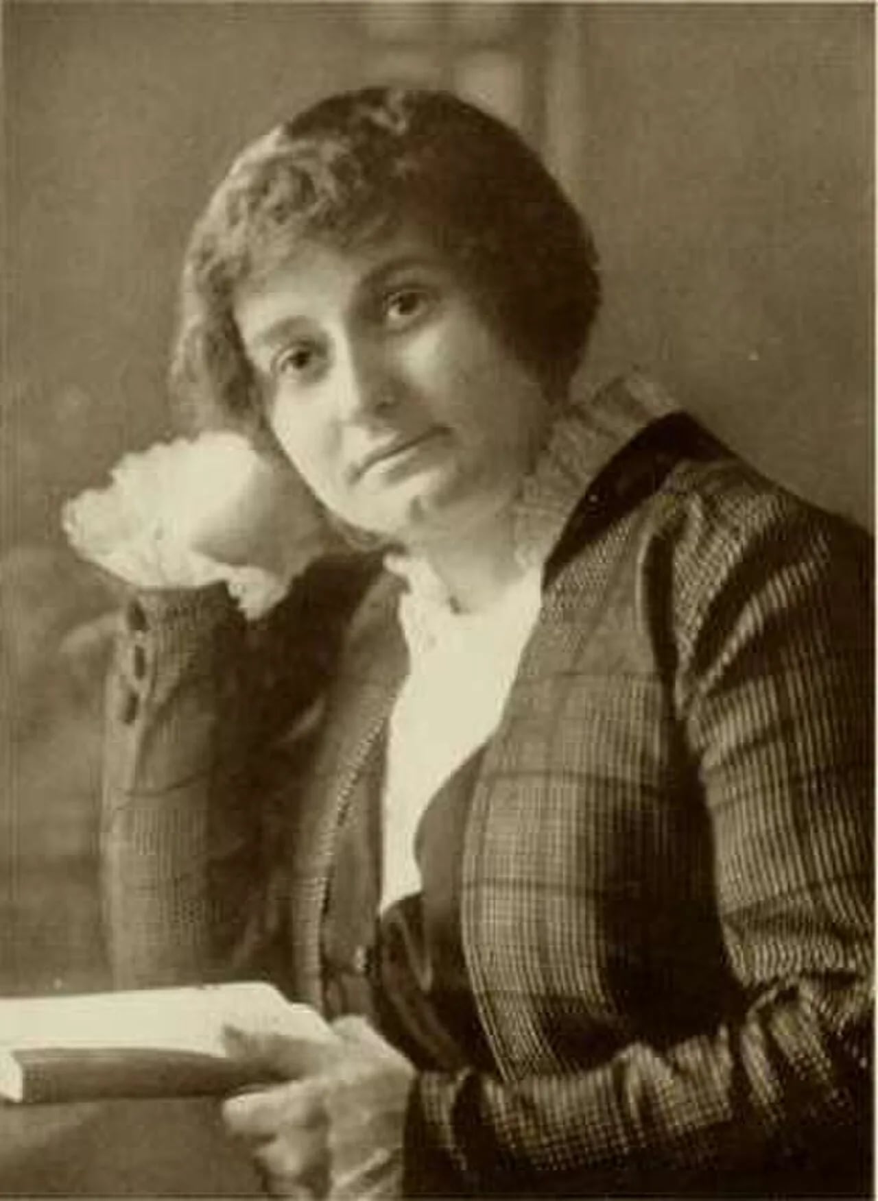 Portrait of Amabel Anderson Arnold (1883–1936) – memorial page