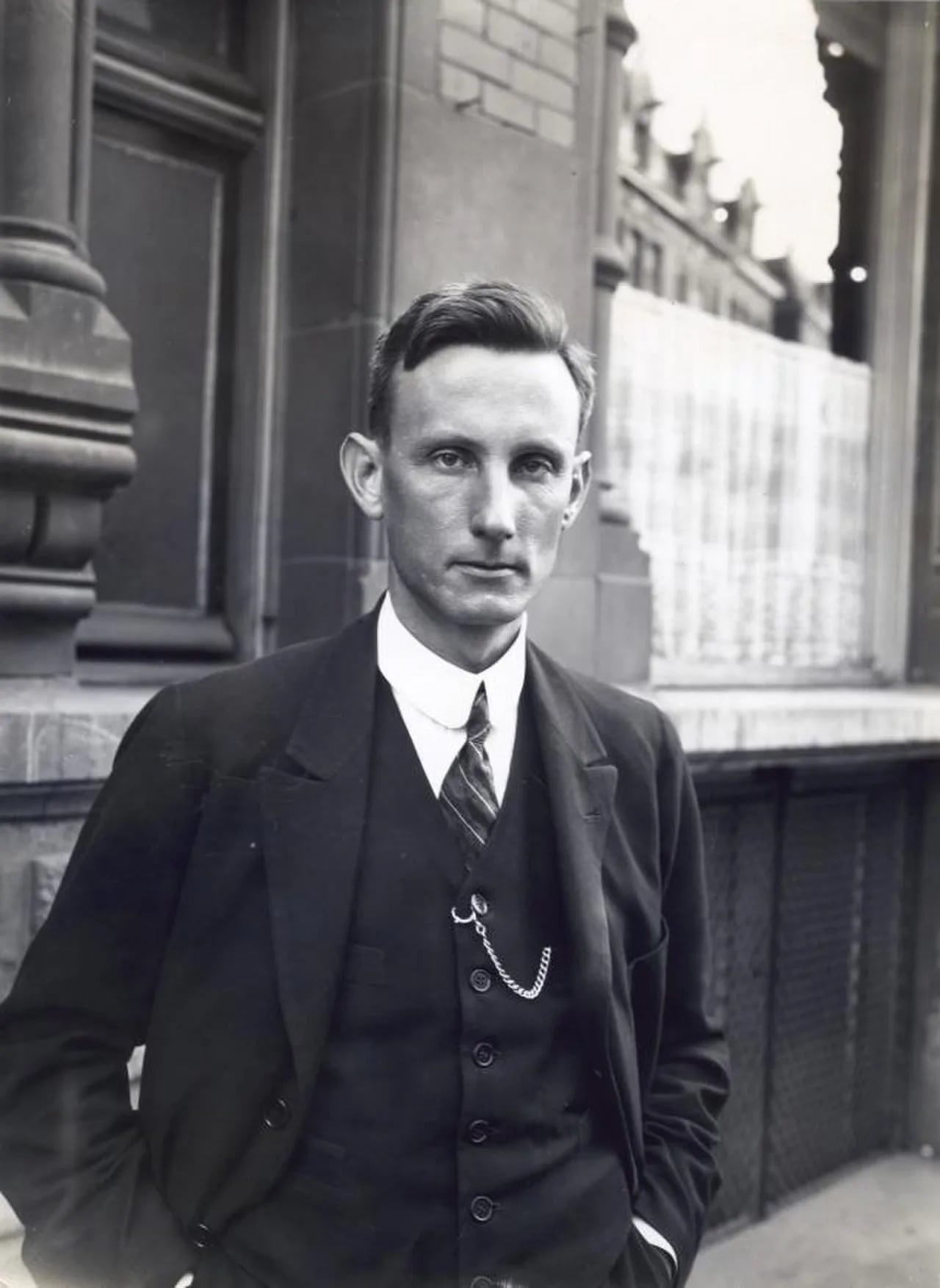 Portrait of Dolf Joekes (1885–1962) – memorial page