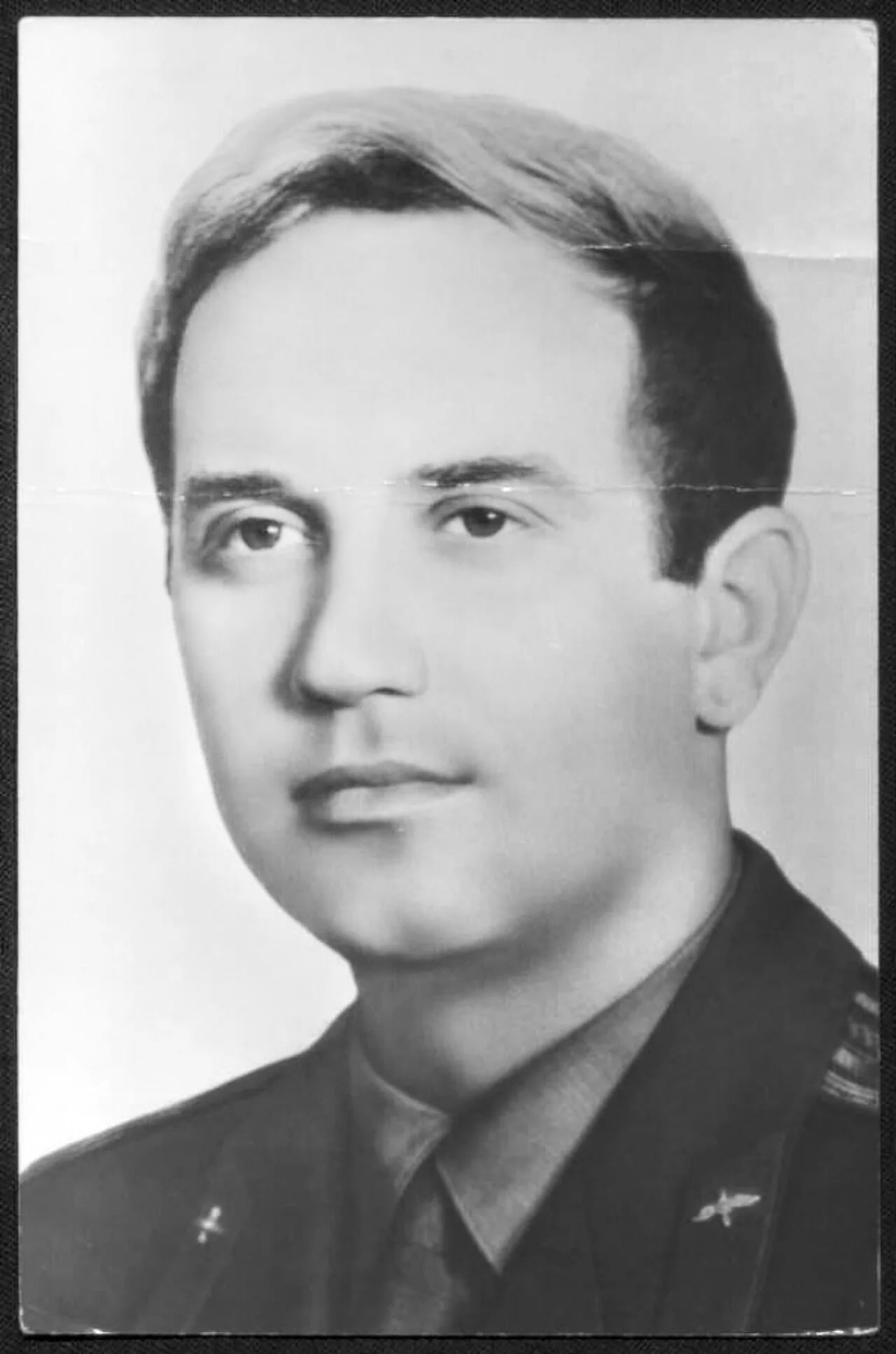 Porträt von Georgi Timofejewitsch Dobrowolski (1928–1971) – Gedenkseite