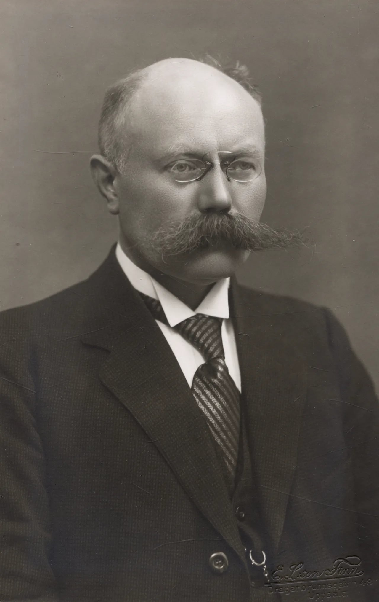 Portrait of Karl Vilhelm Zetterstéen (1866–1953) – memorial page