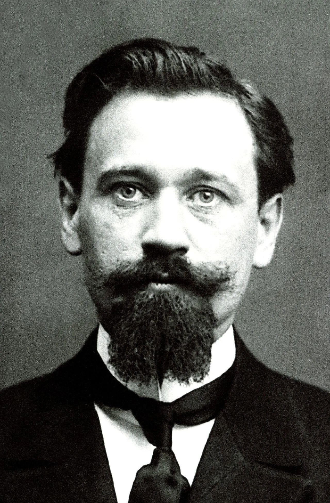 Portrait of Xavier Guichard (1870–1947) – memorial page