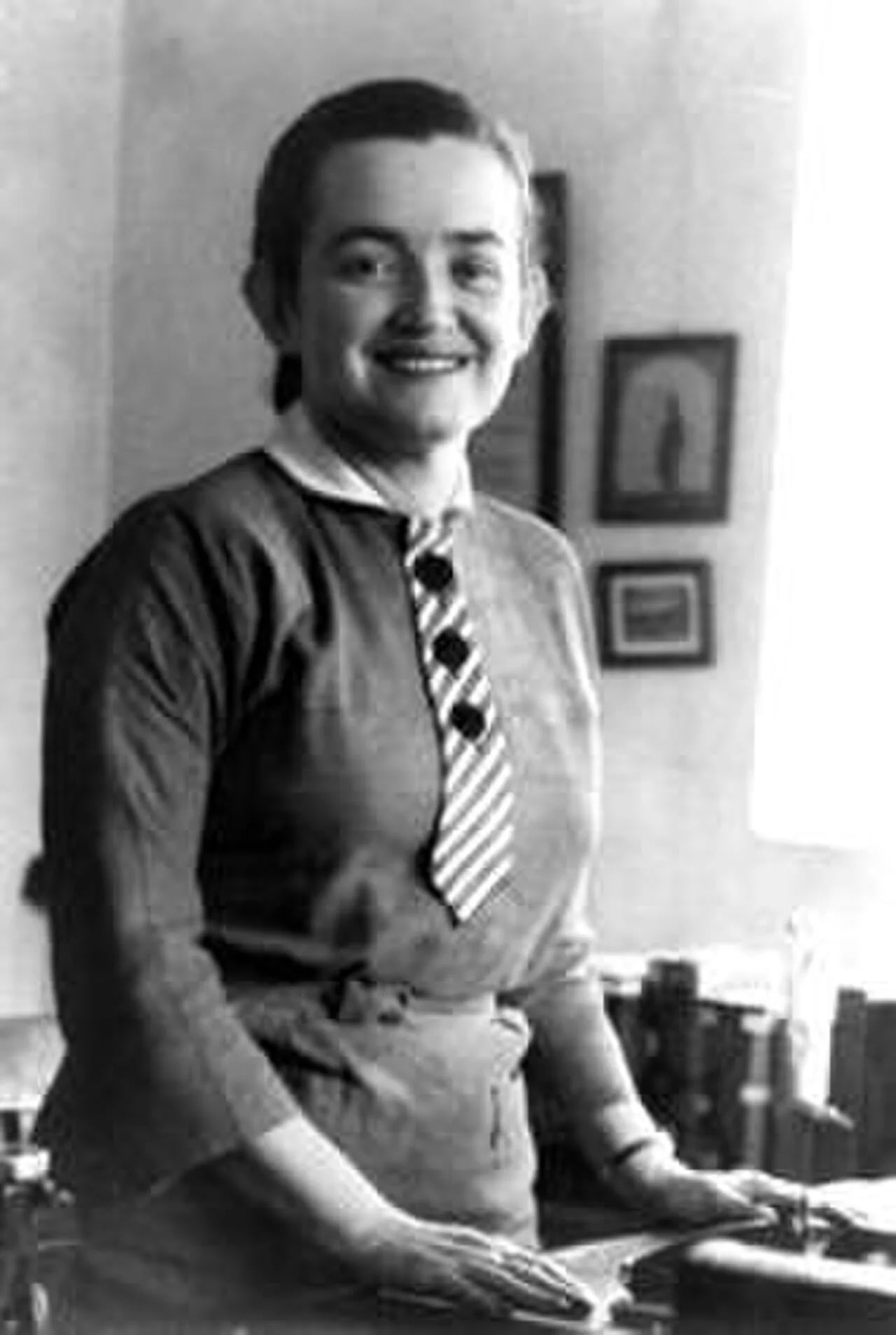 Portrait of Josefina Valencia Muñoz (1913–1991) – memorial page