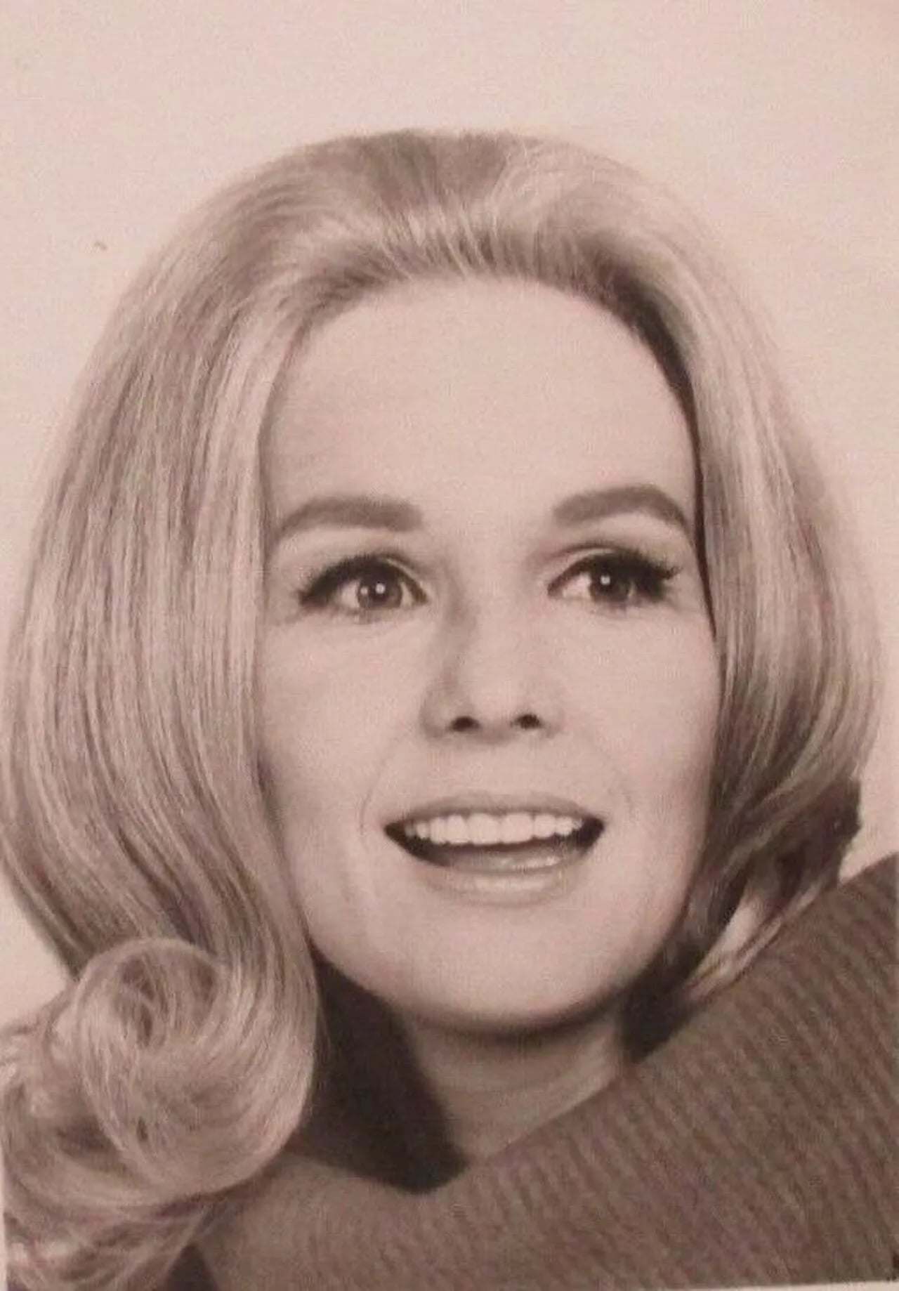 Portrait of Marla Adams (1938–2024) – memorial page