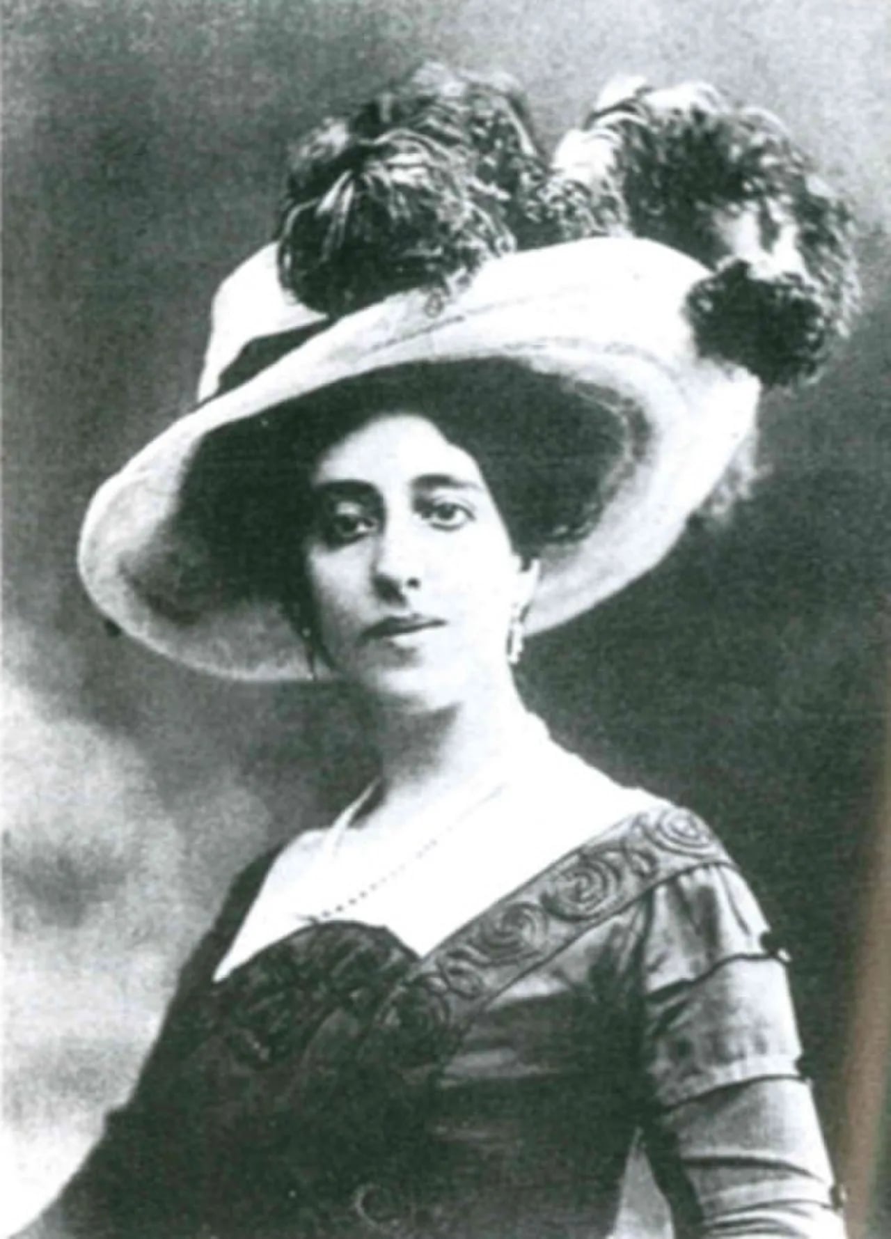 Porträt von Medea Norsa (1877–1952) – Gedenkseite