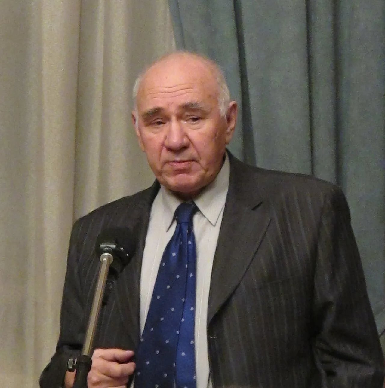Porträt von Nikolay Anastsayev (1940–2021) – Gedenkseite