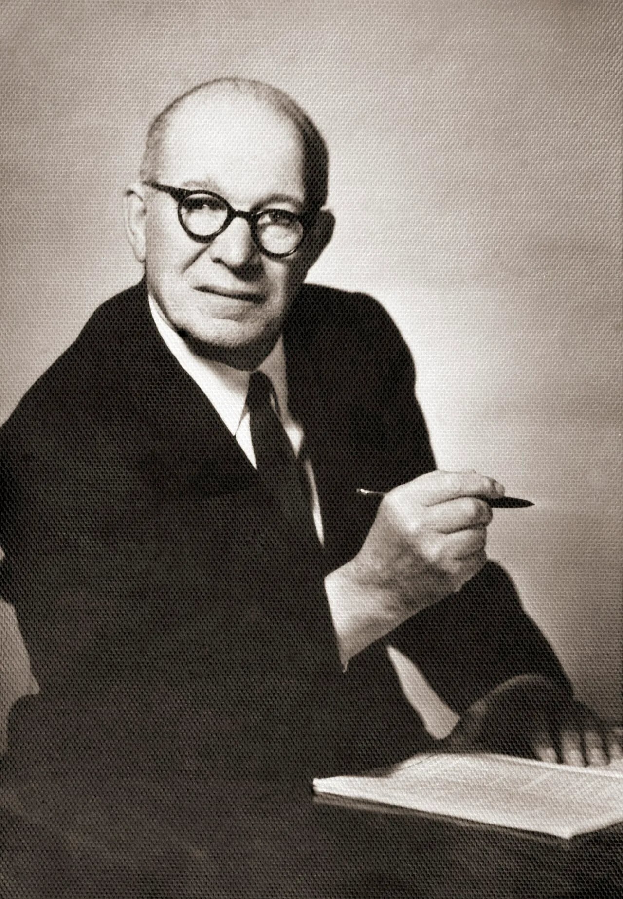Portrait of Dominik Hollmann (1899–1990) – memorial page