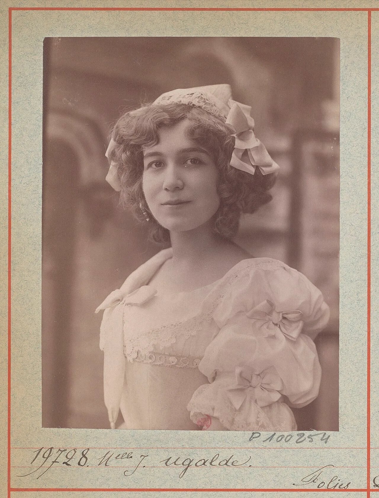 Portrait of Jeanne Ugalde (1888–1956) – memorial page