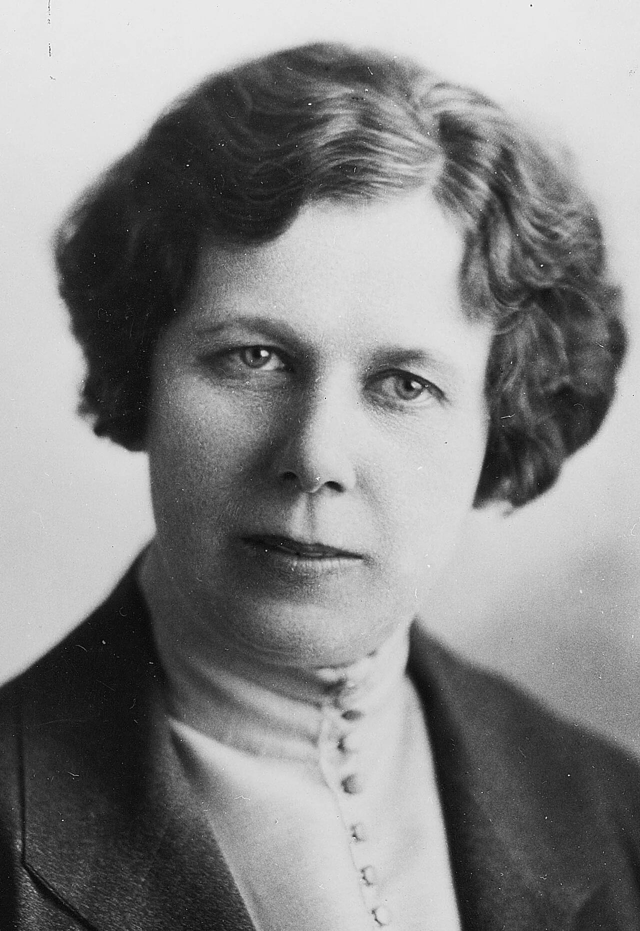 Portrait of Gladys Pyle (1890–1989) – memorial page