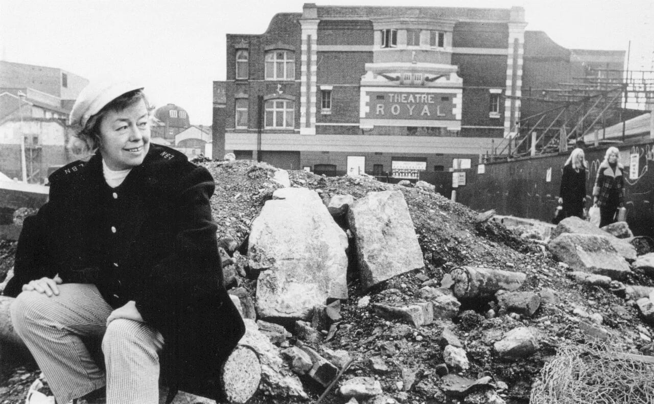 Porträt von Joan Littlewood (1914–2002) – Gedenkseite