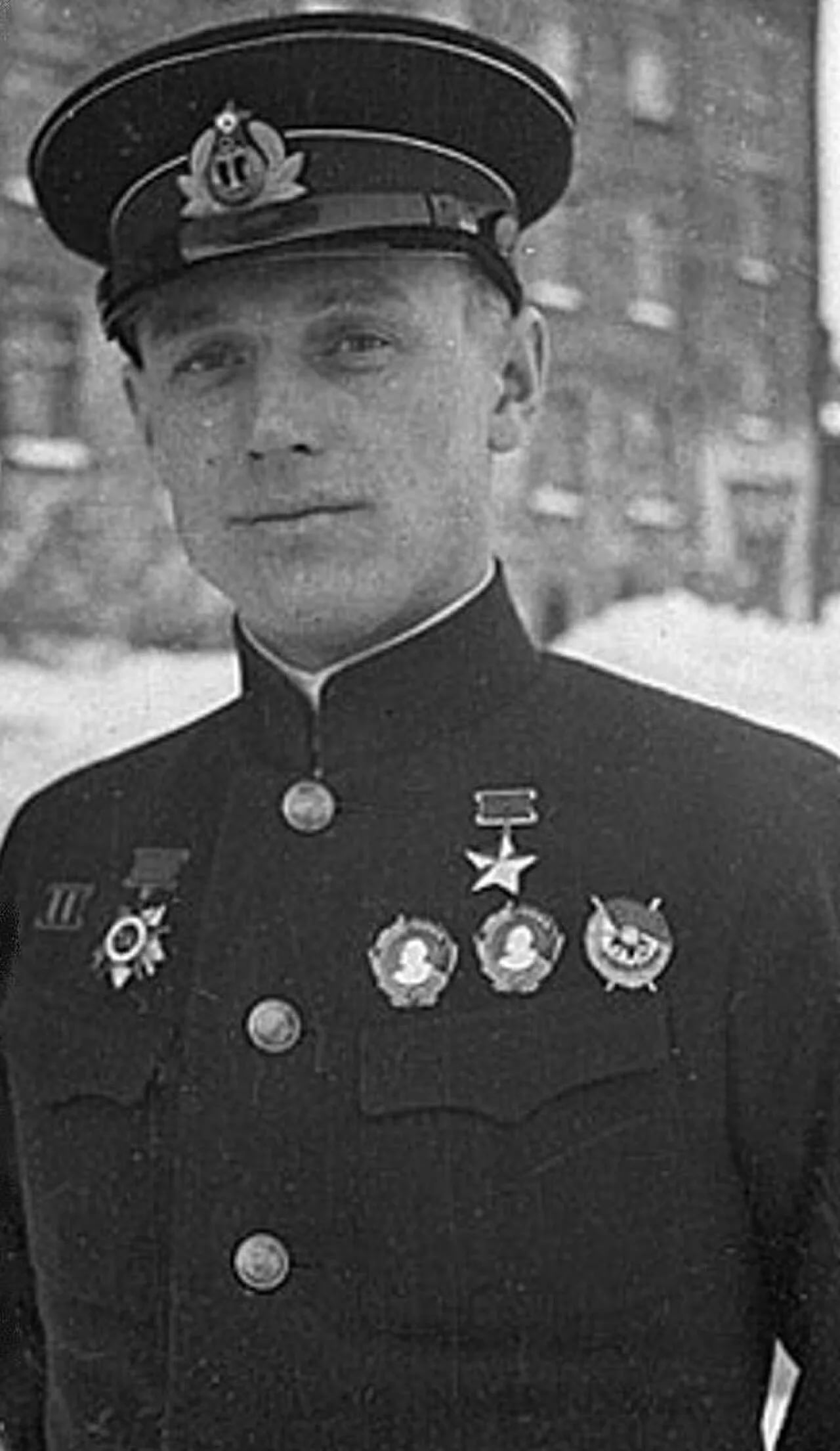 Portrait of Valentin Starikov (1913–1979) – memorial page